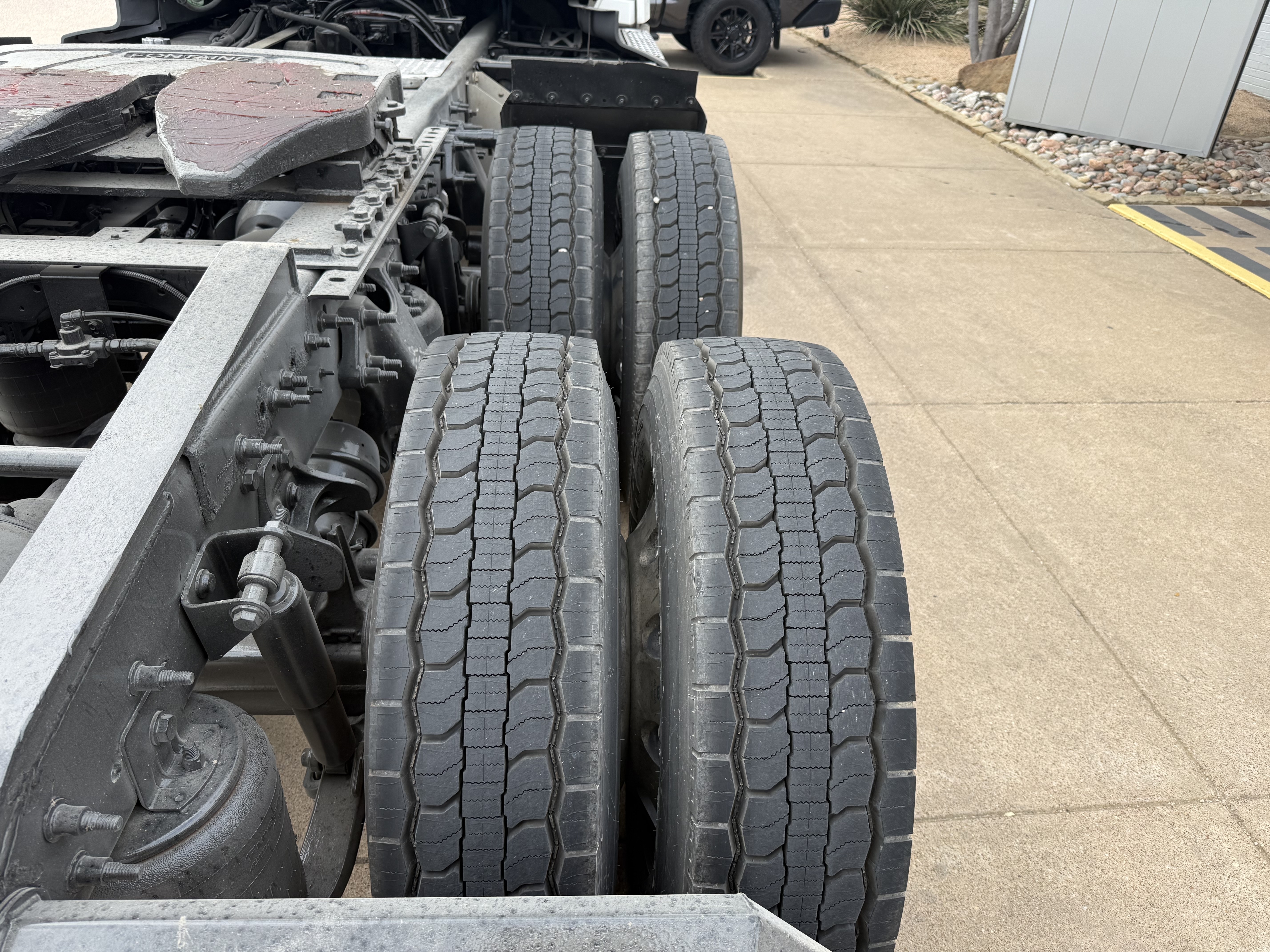 2021 International LT - image 24