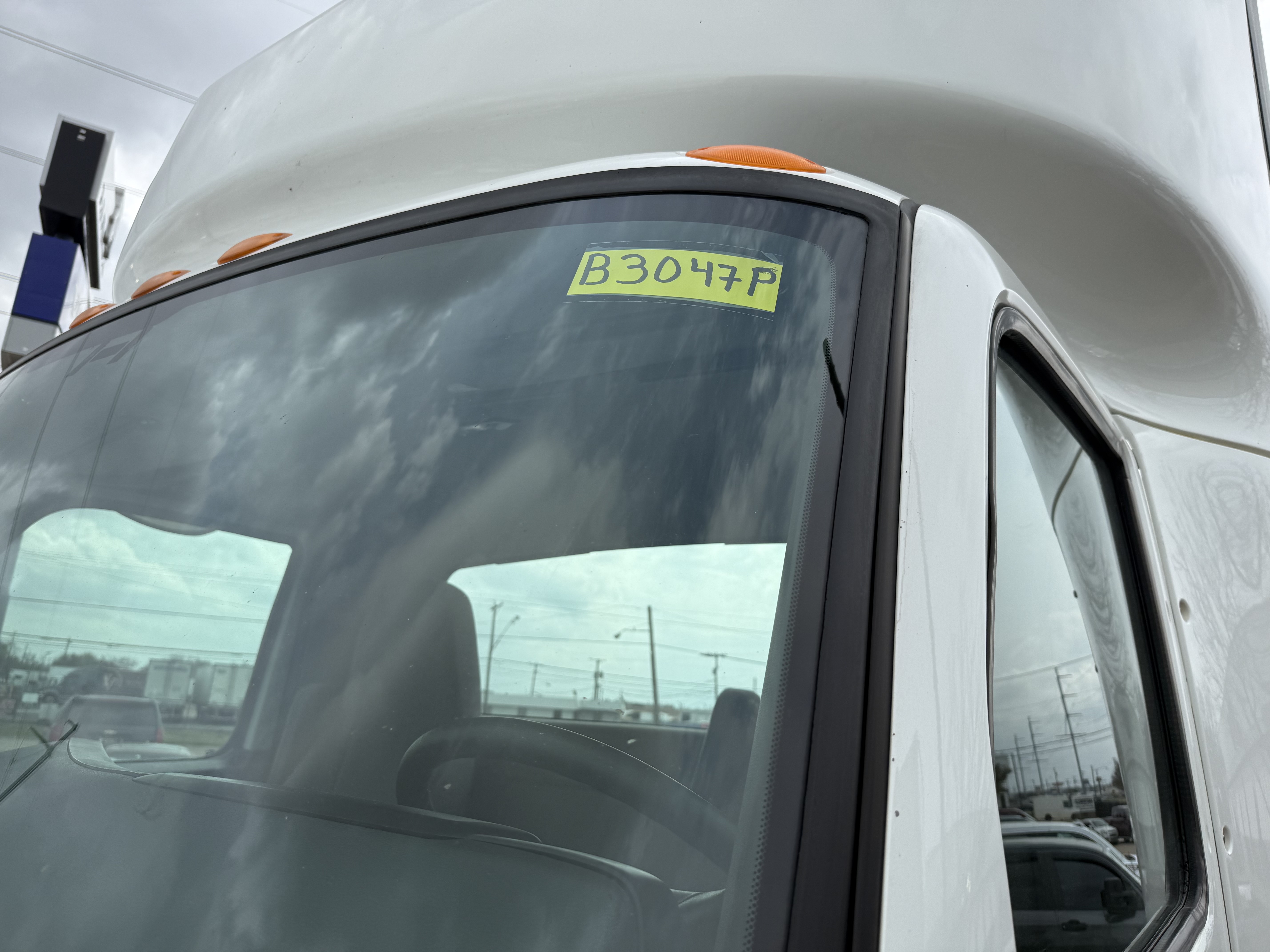 2021 International LT - image 29