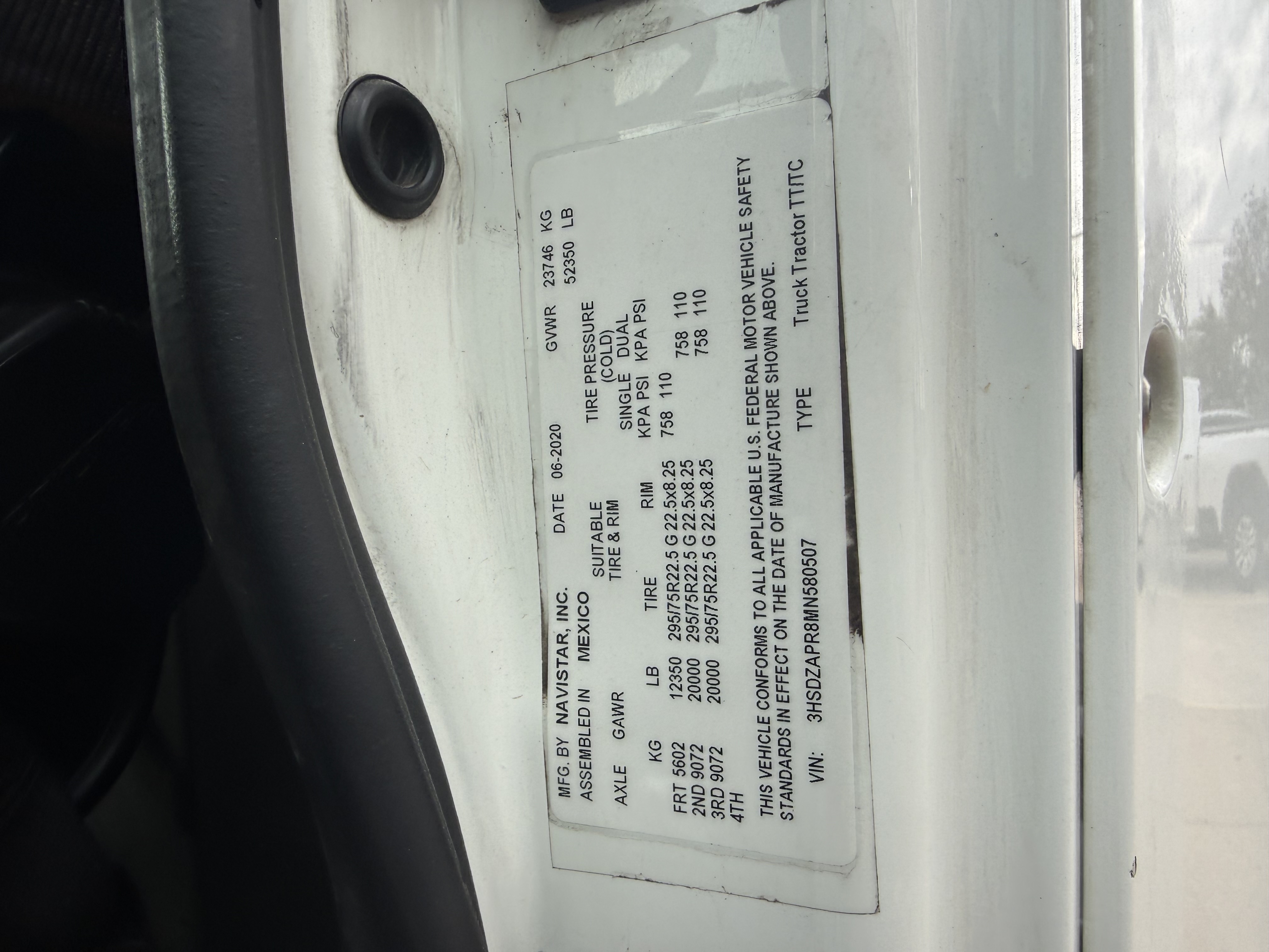 2021 International LT - image 27