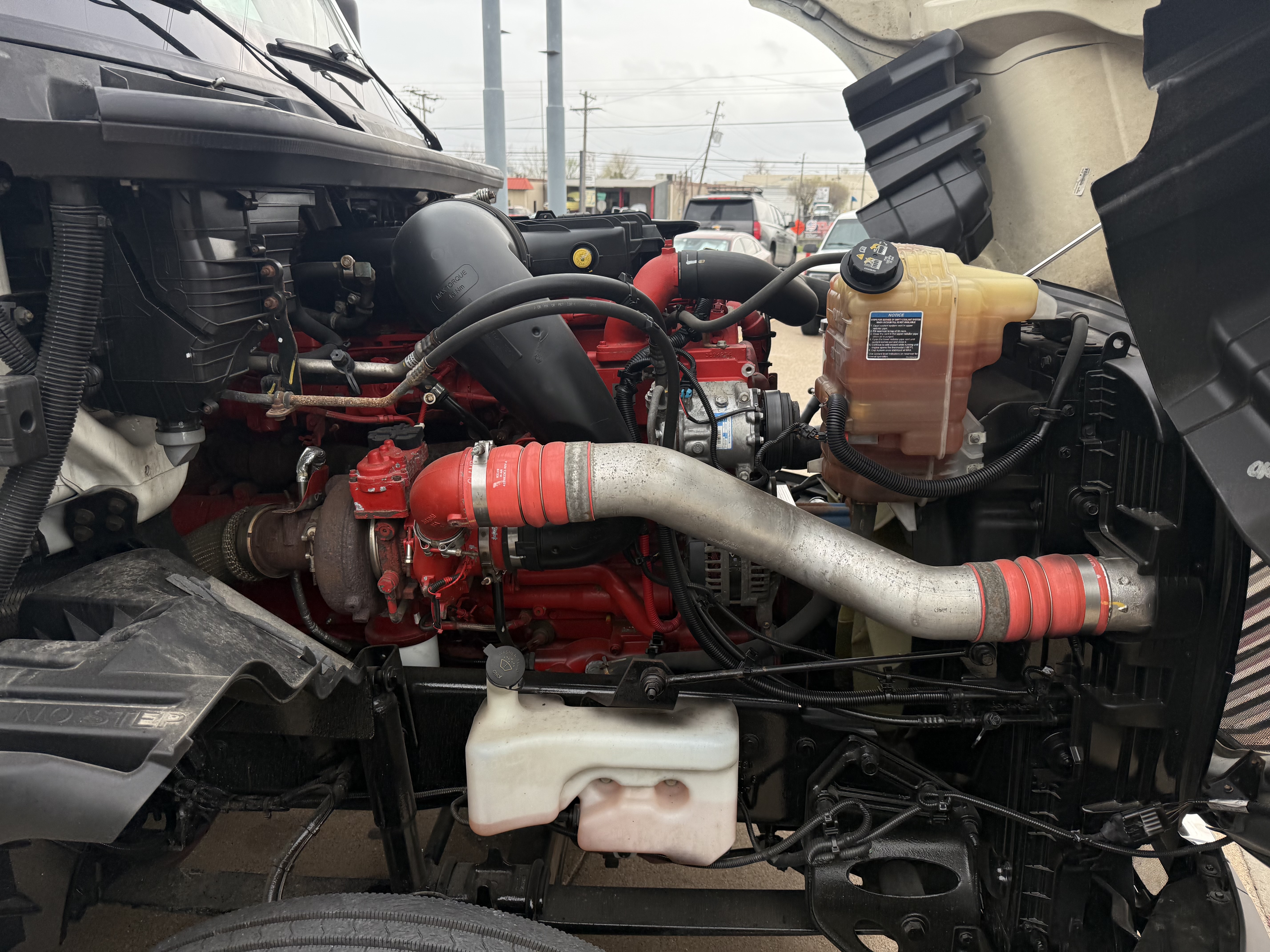 2021 International LT - image 24