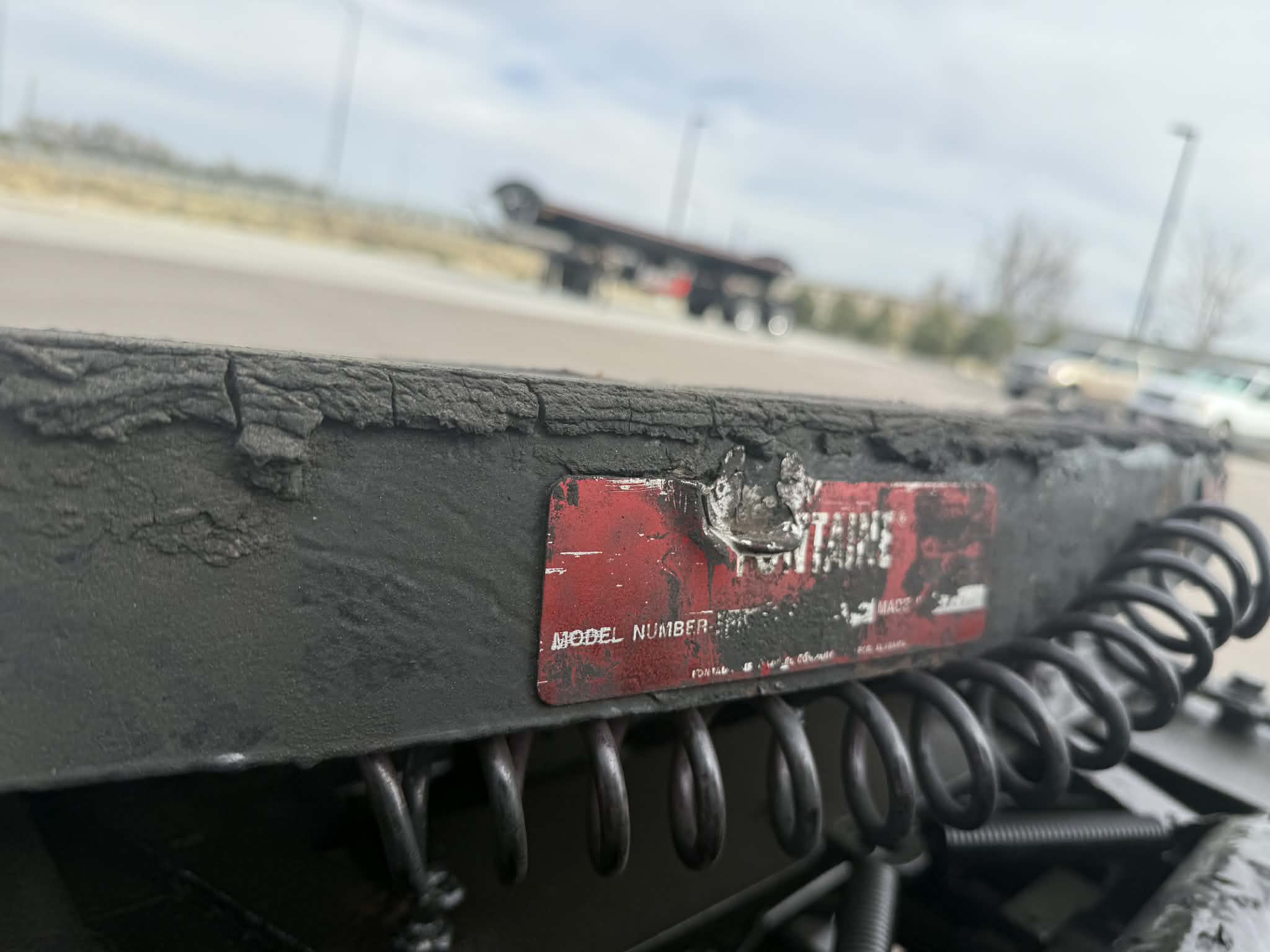 2021 International LT - image 12