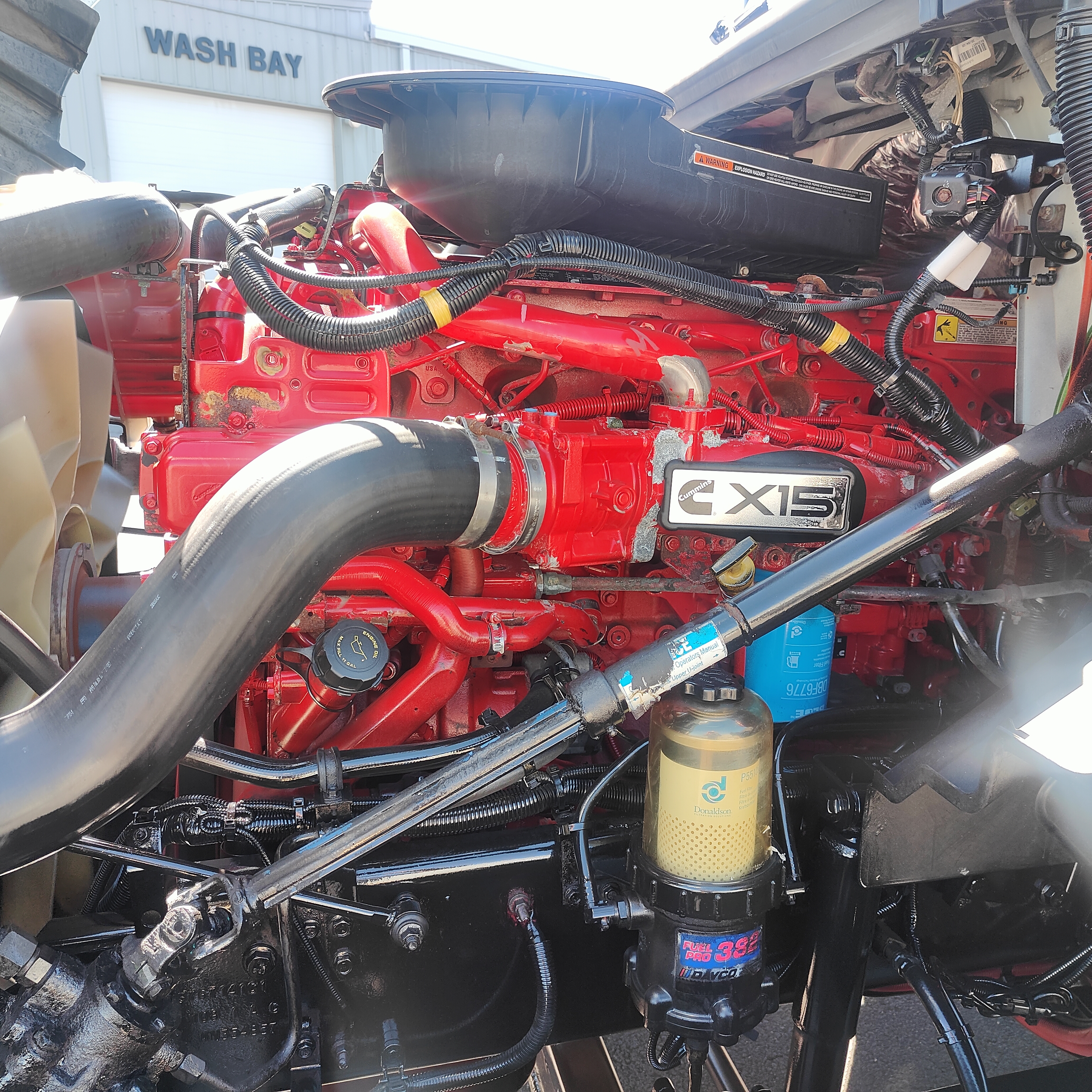 2021 International LT - image 9