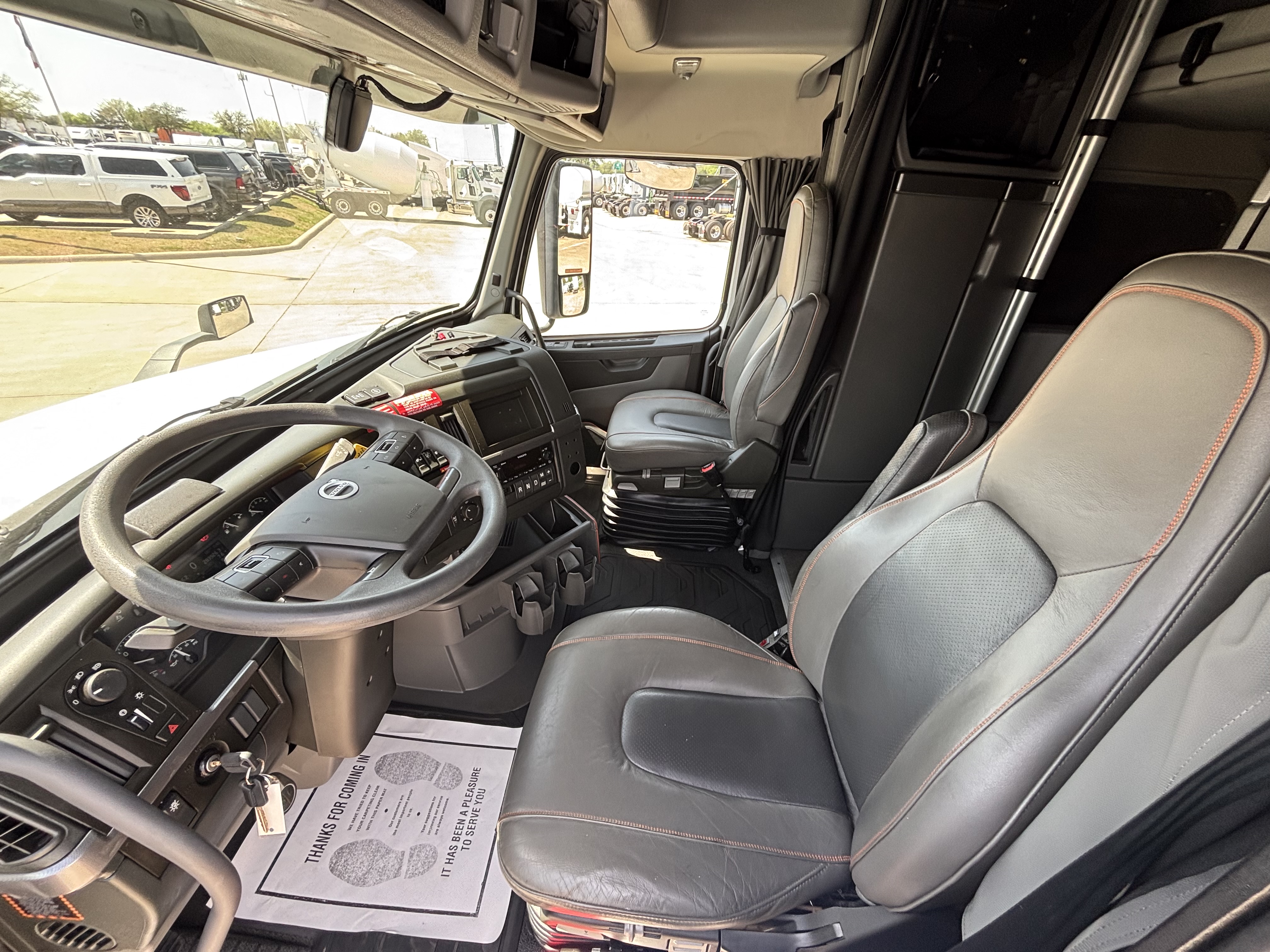 2024 Volvo - image 22