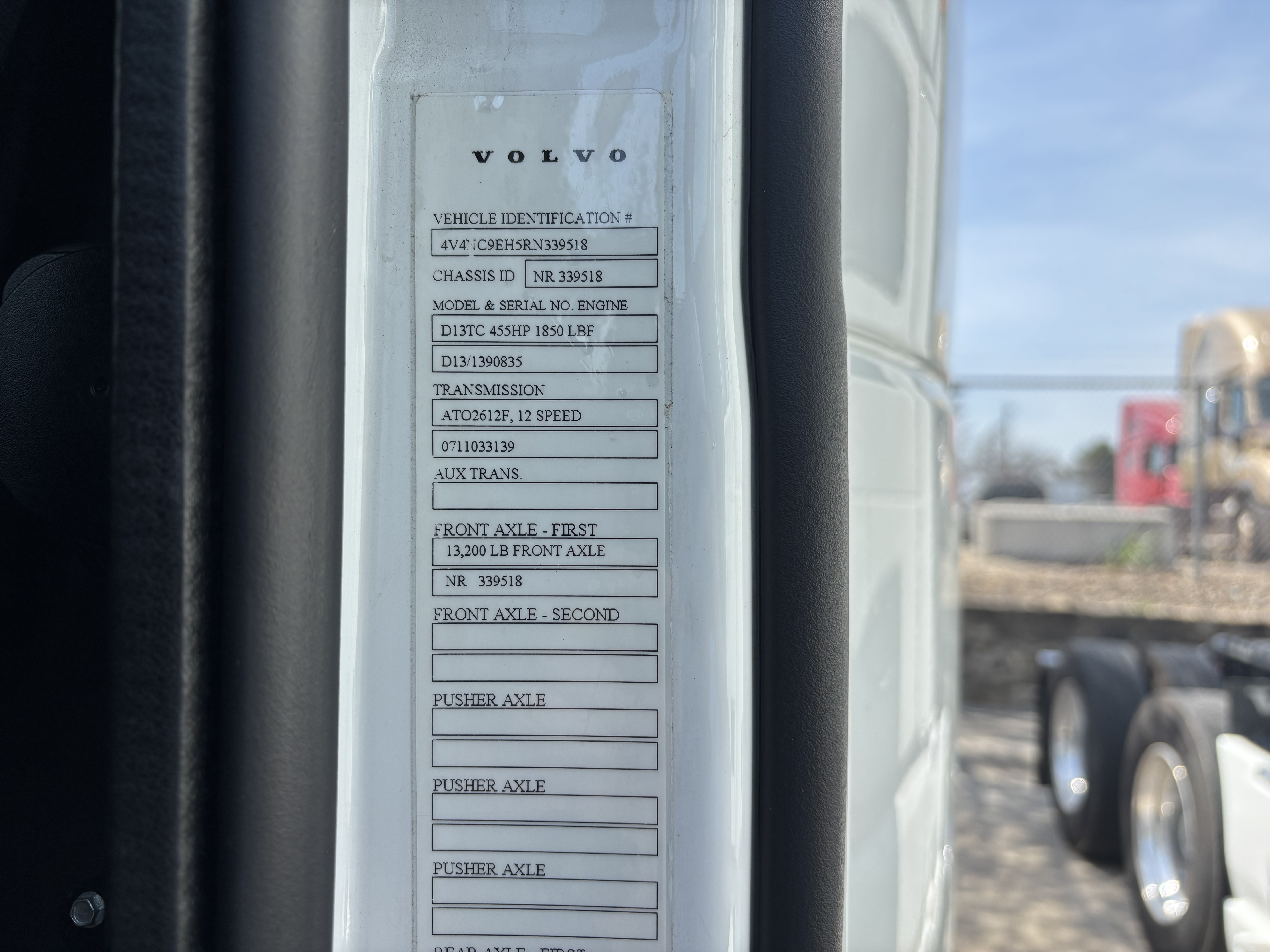 2024 Volvo - image 34