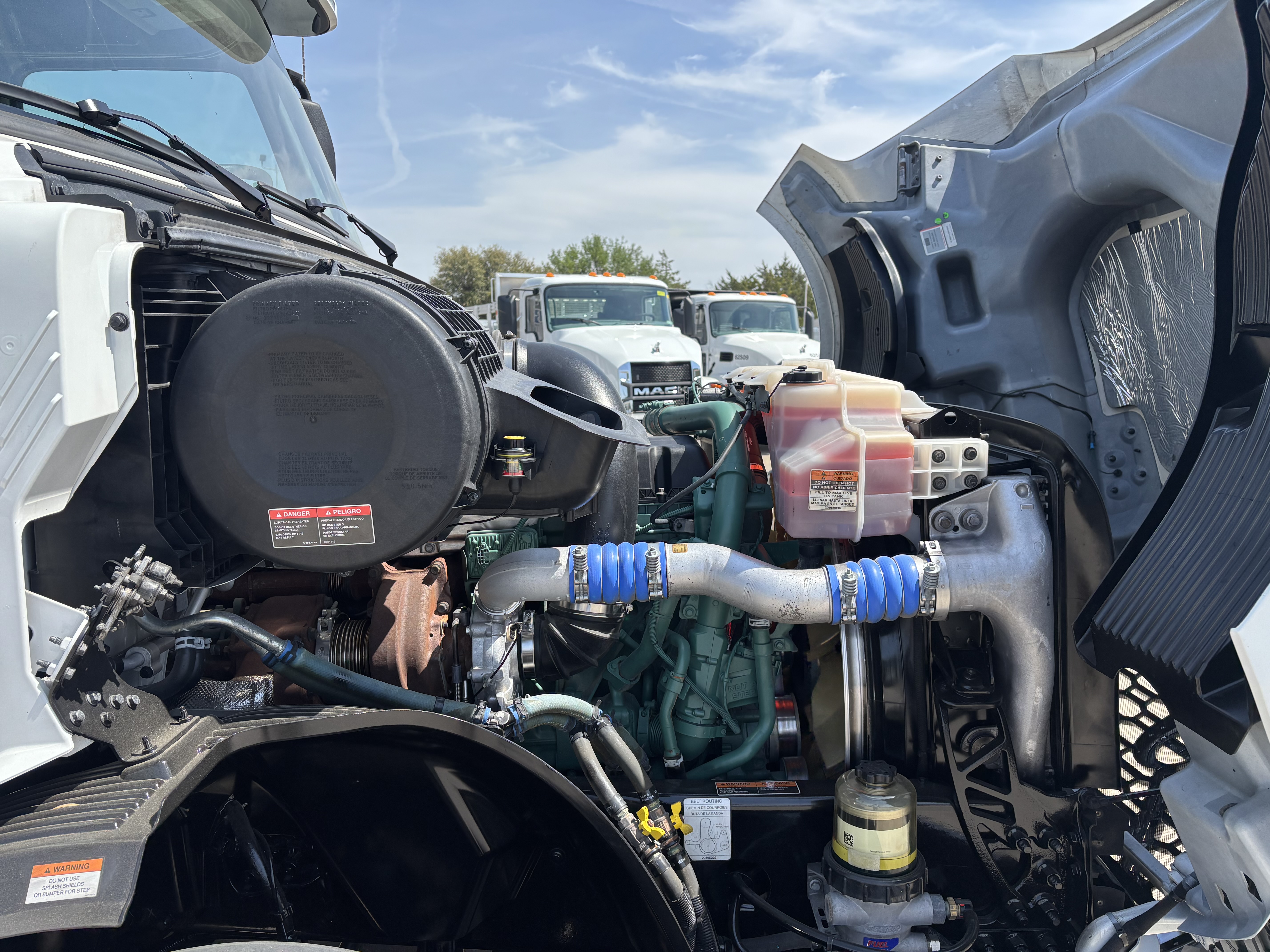 2024 Volvo - image 11