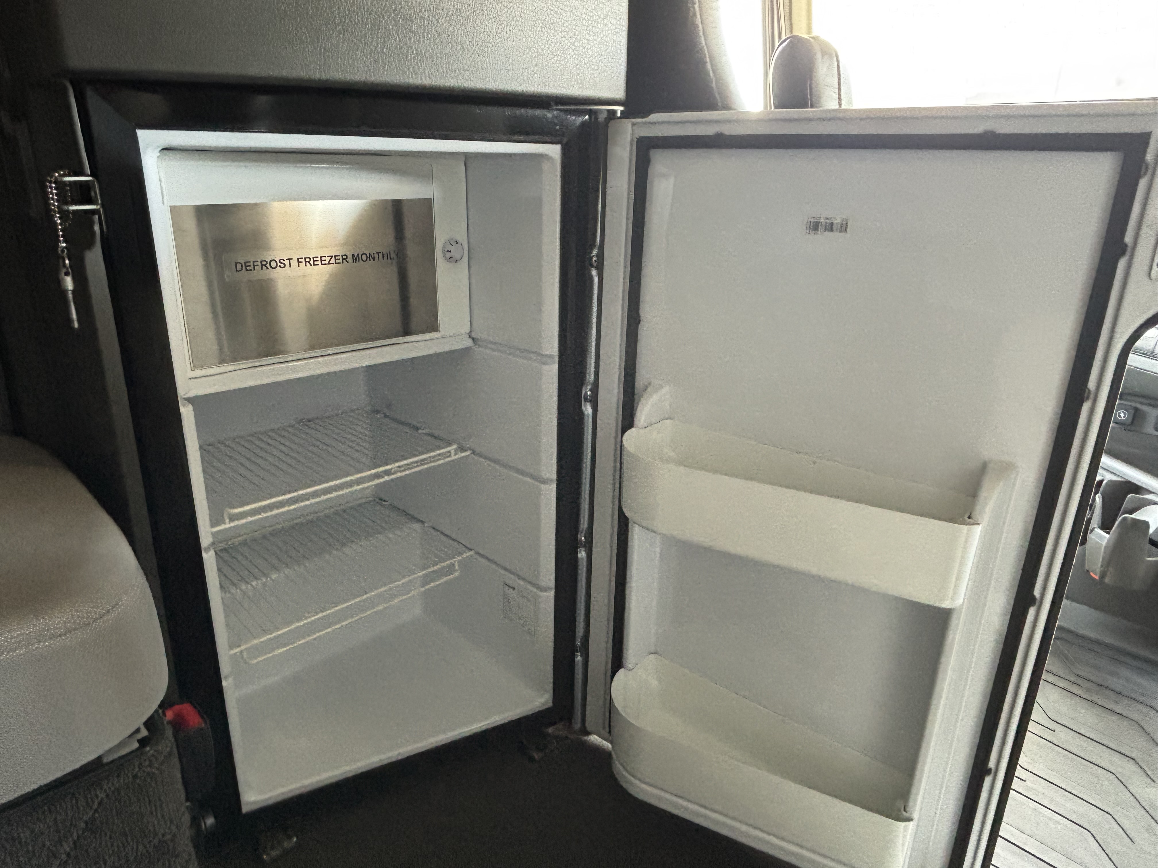 2024 Volvo - image 27