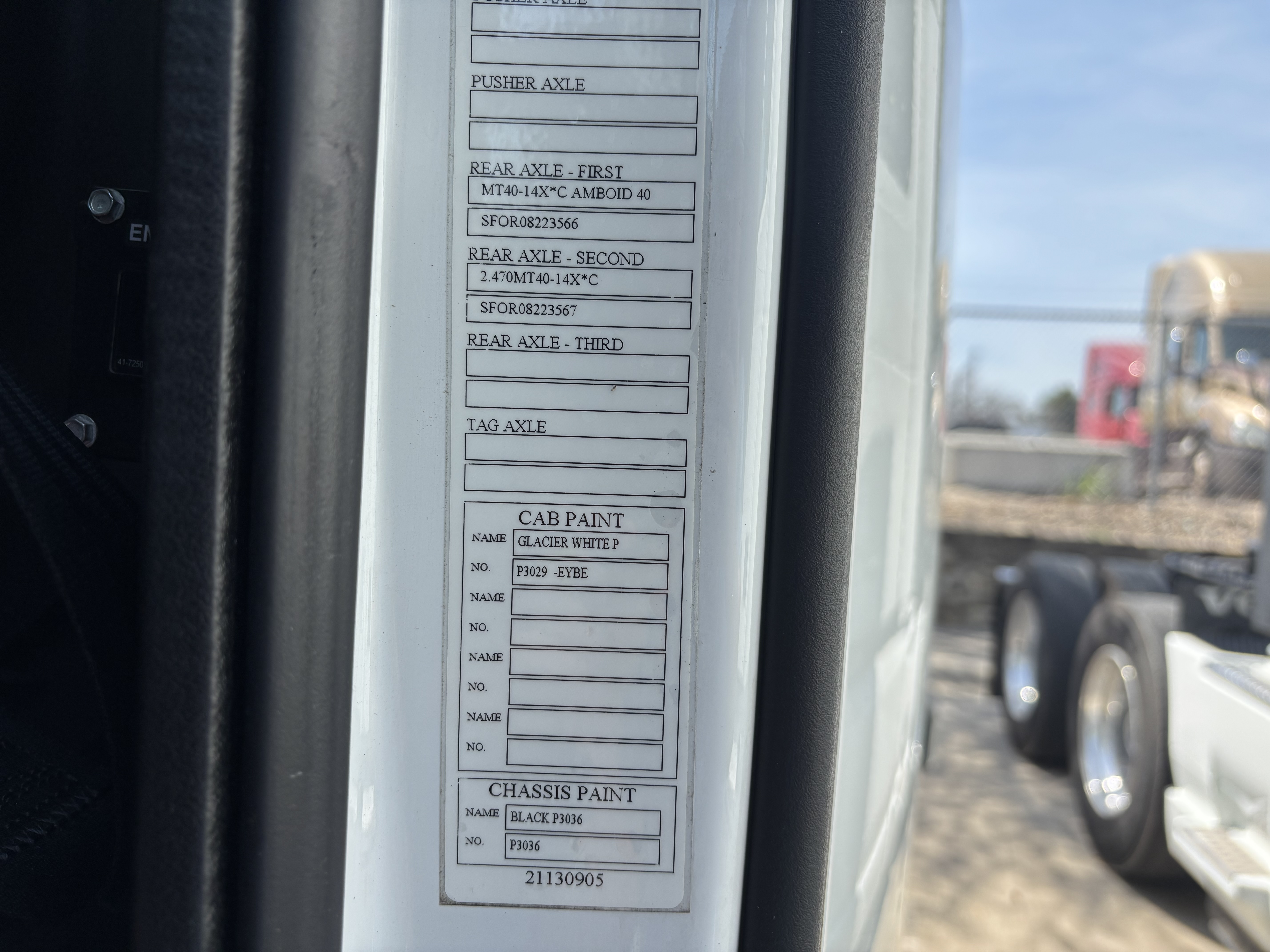 2024 Volvo - image 35