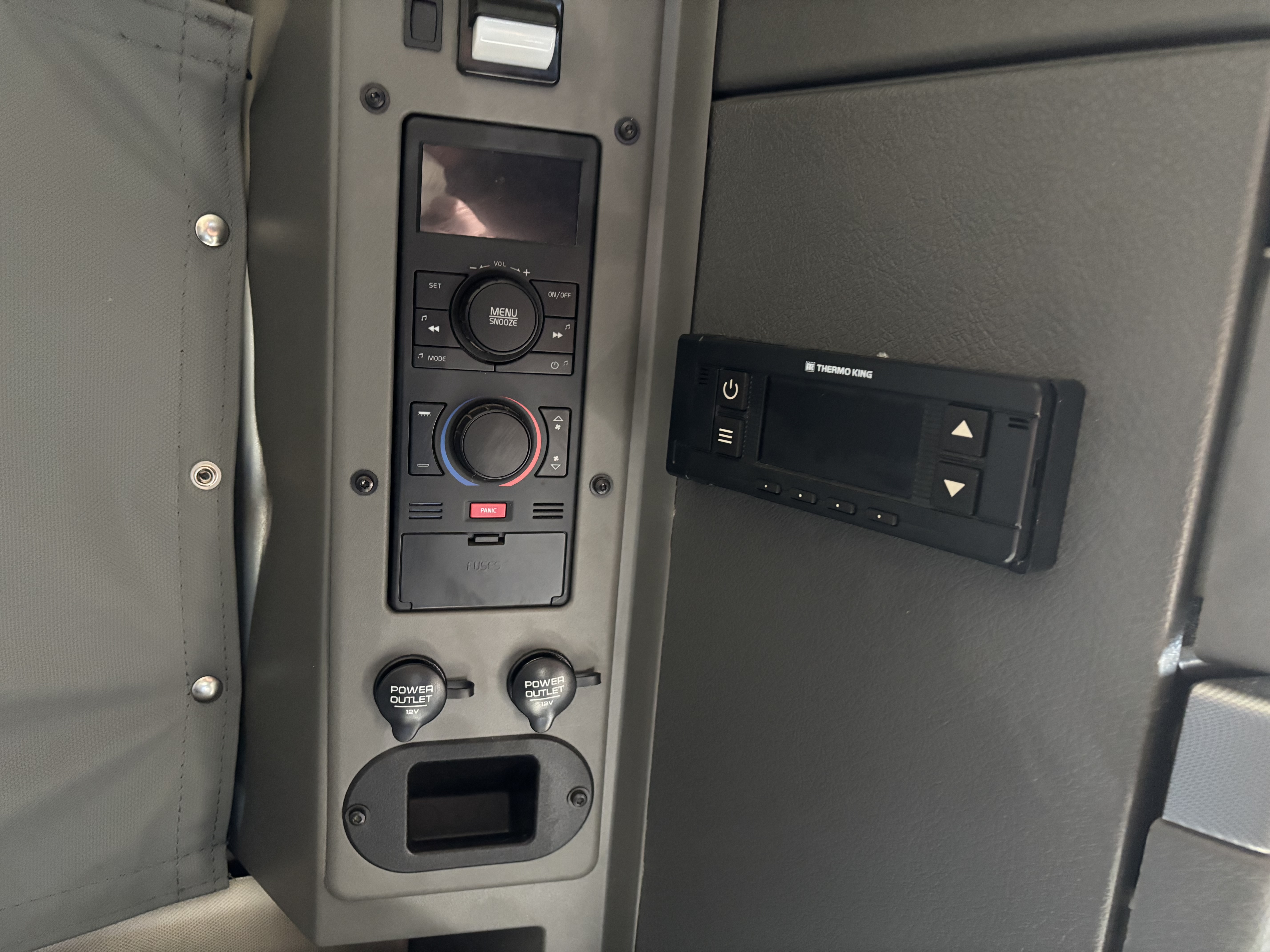 2024 Volvo - image 27