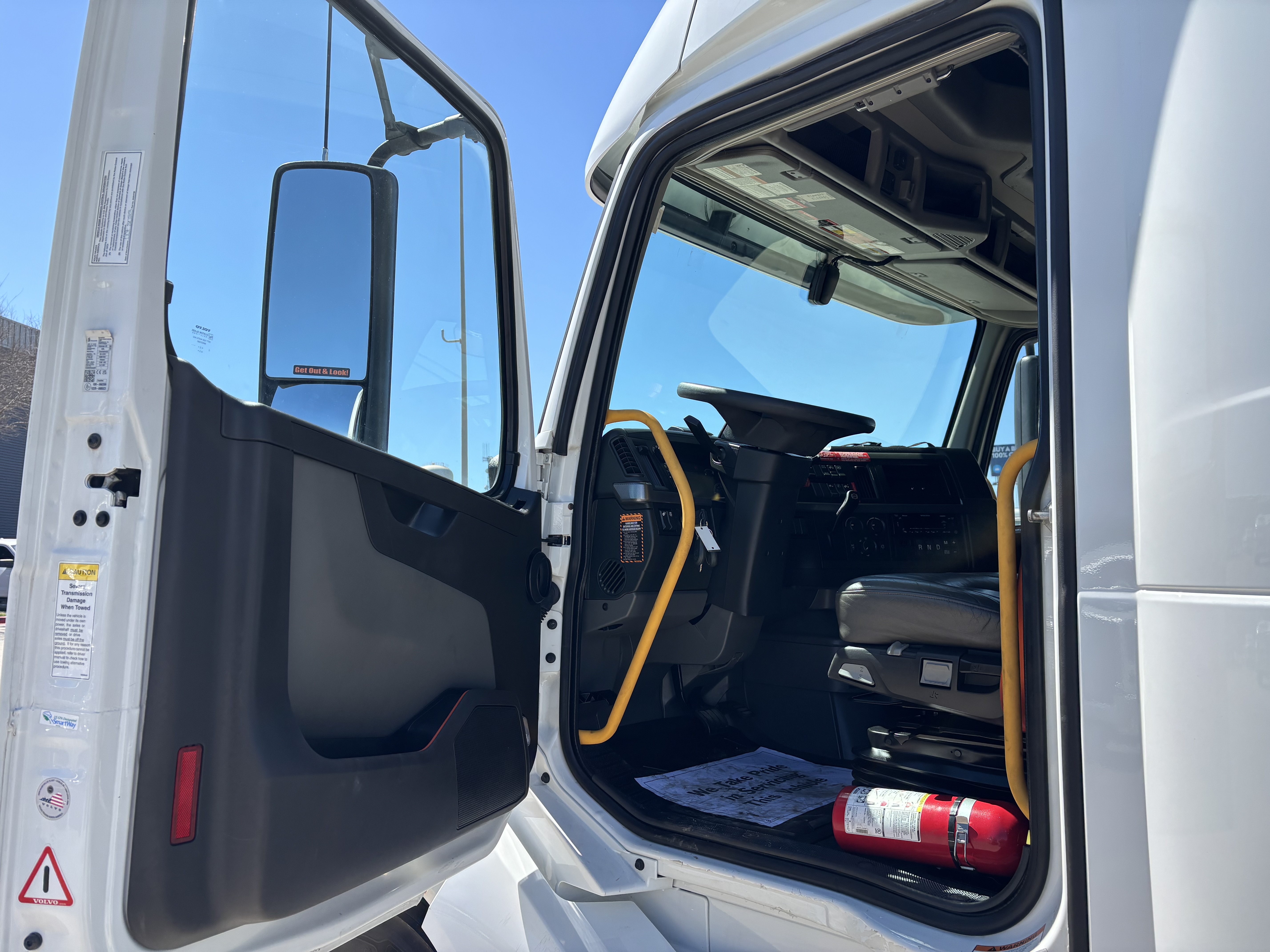 2024 Volvo - image 21