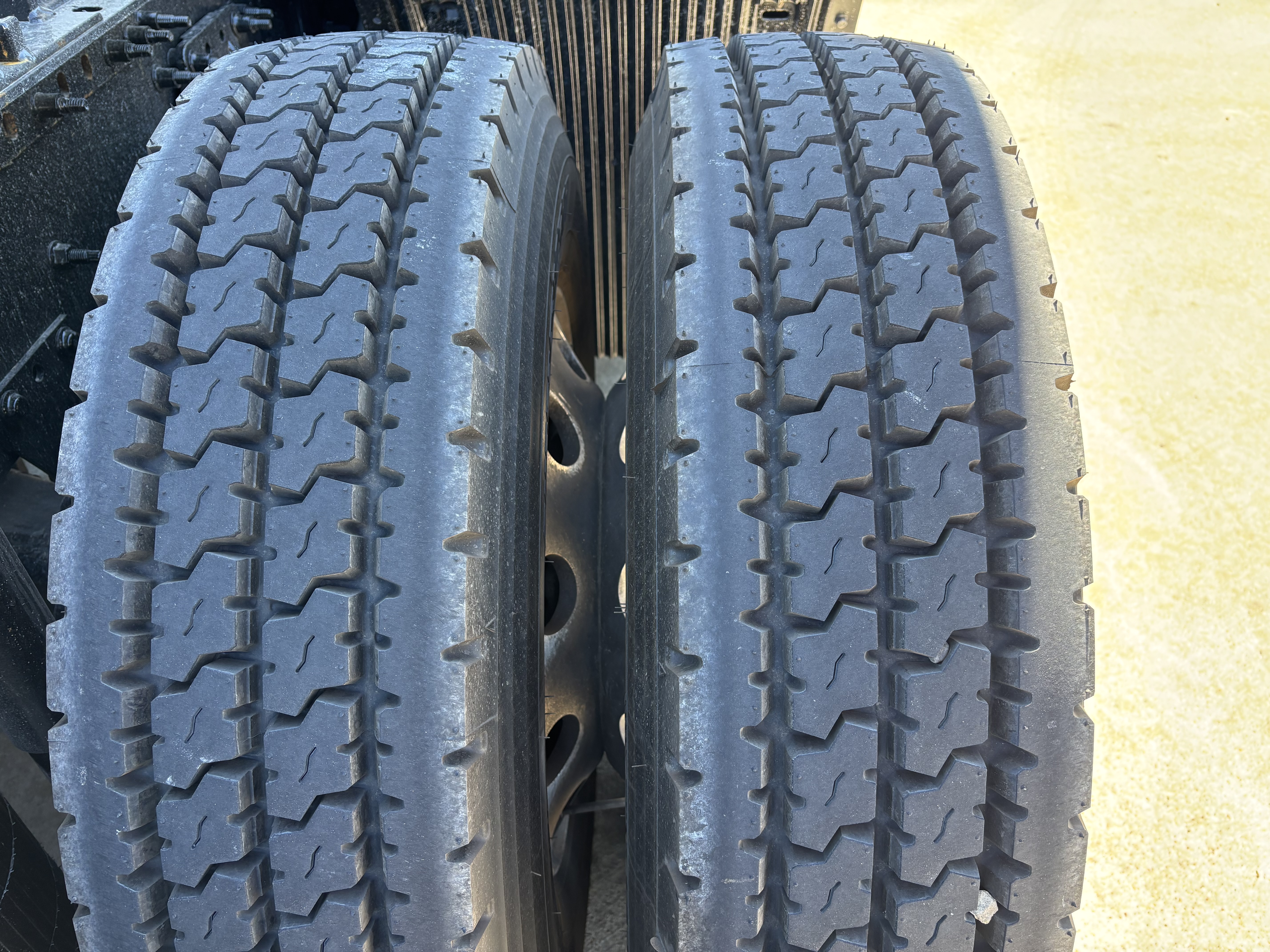 2024 Volvo - image 13