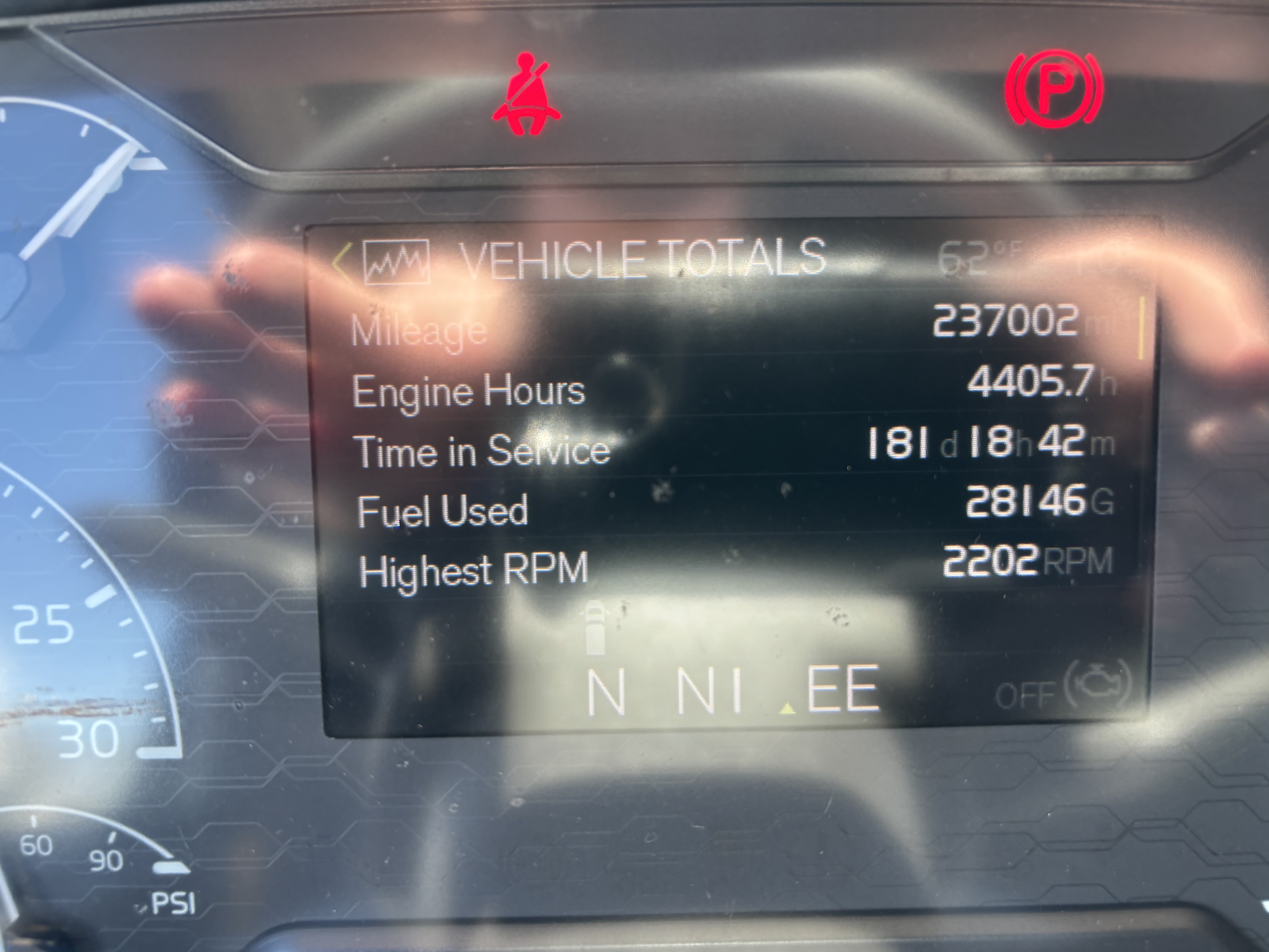 2024 Volvo - image 32