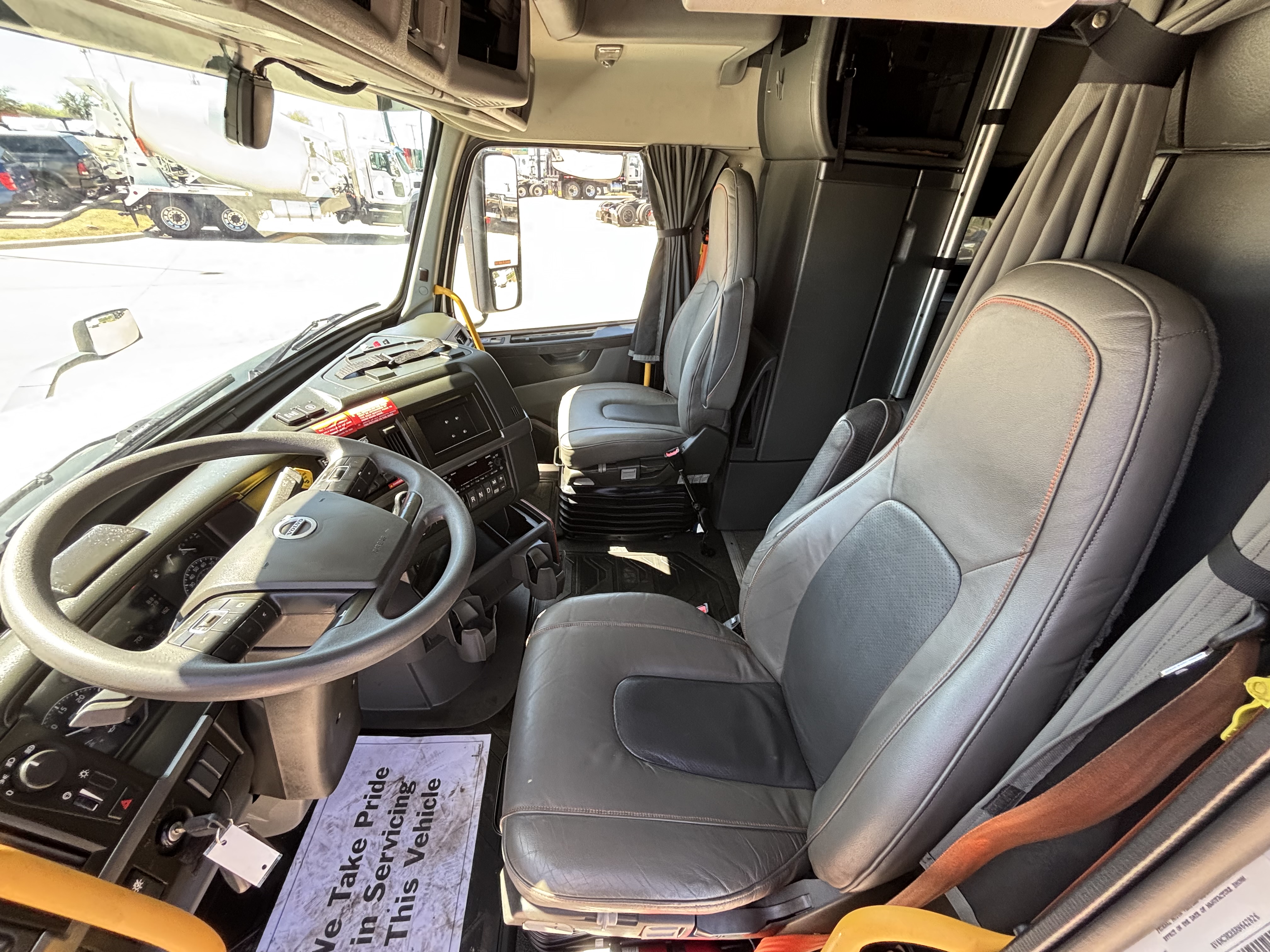 2024 Volvo - image 22