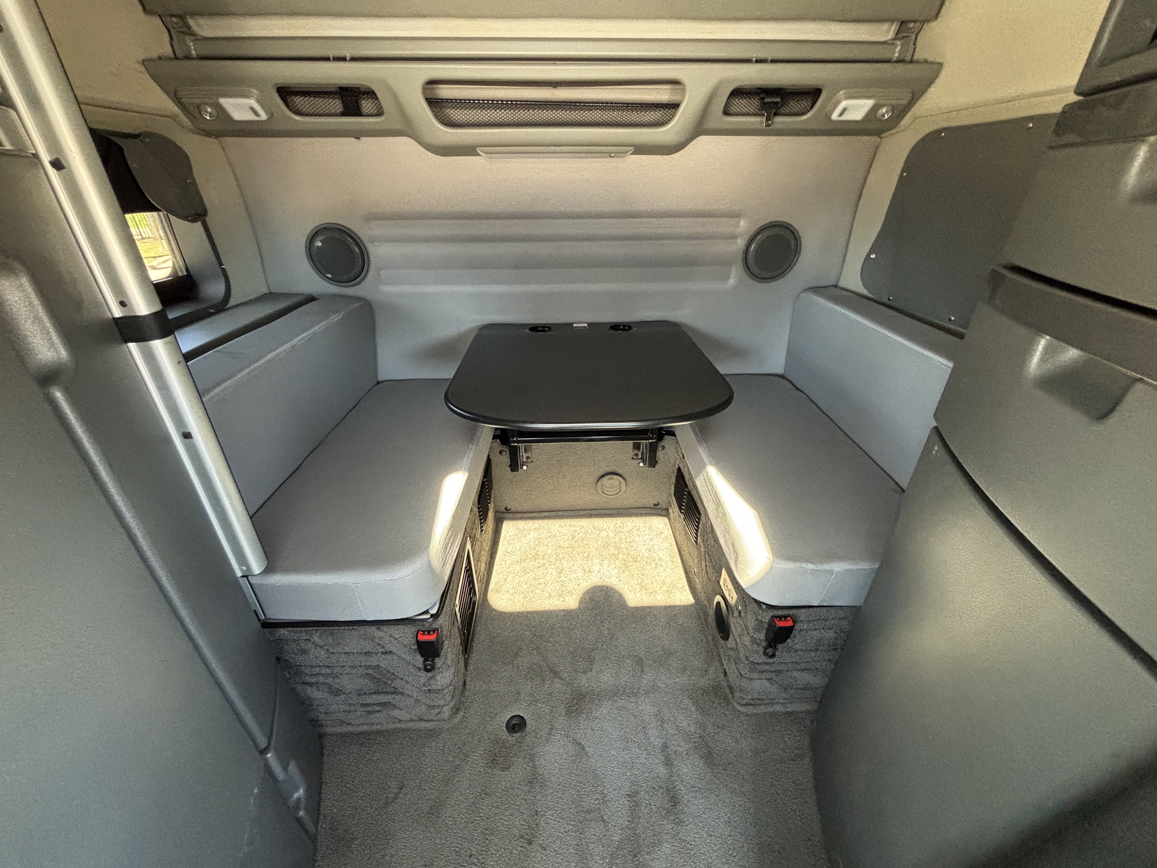 2024 Volvo - image 25