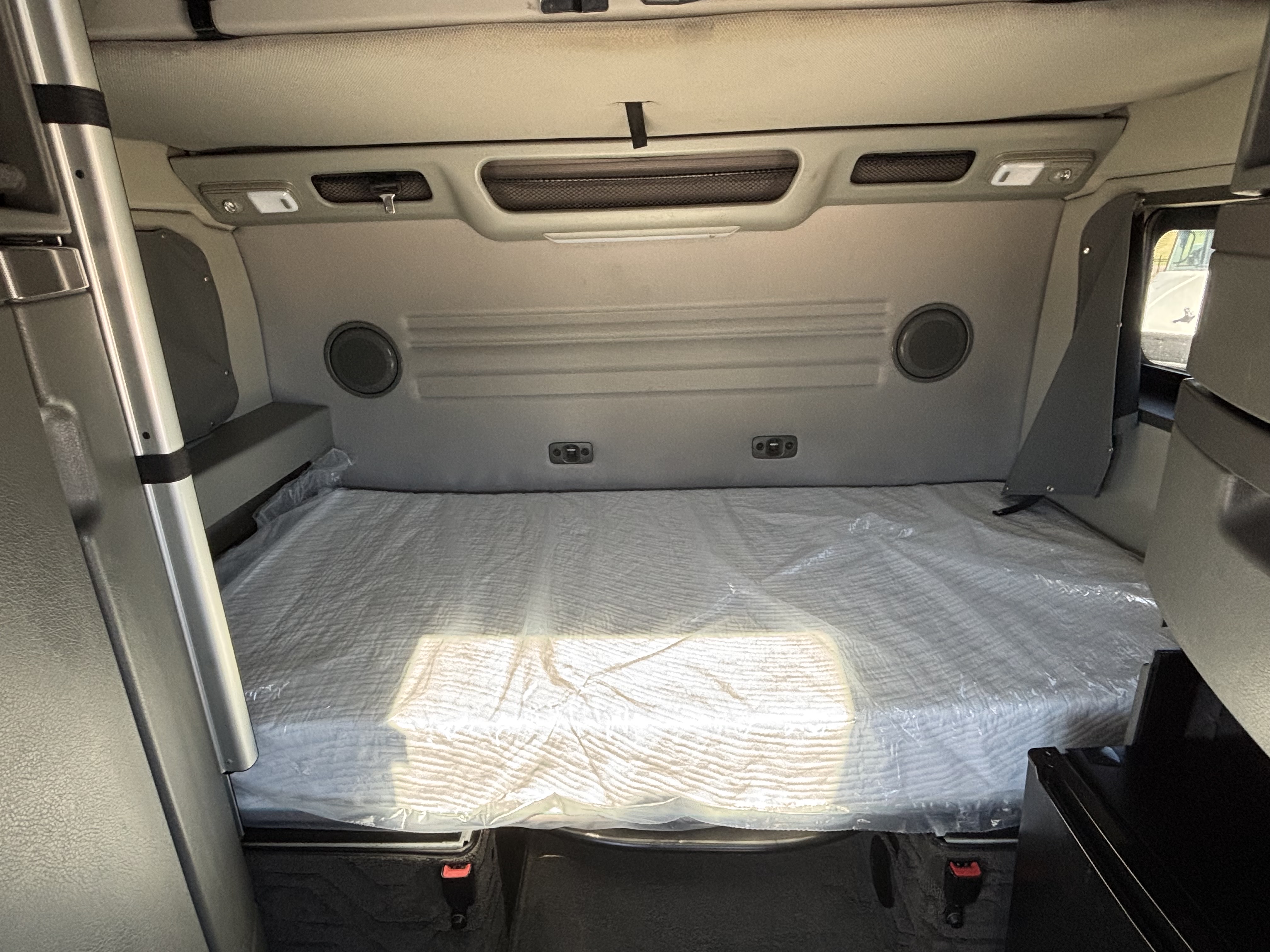 2024 Volvo - image 24