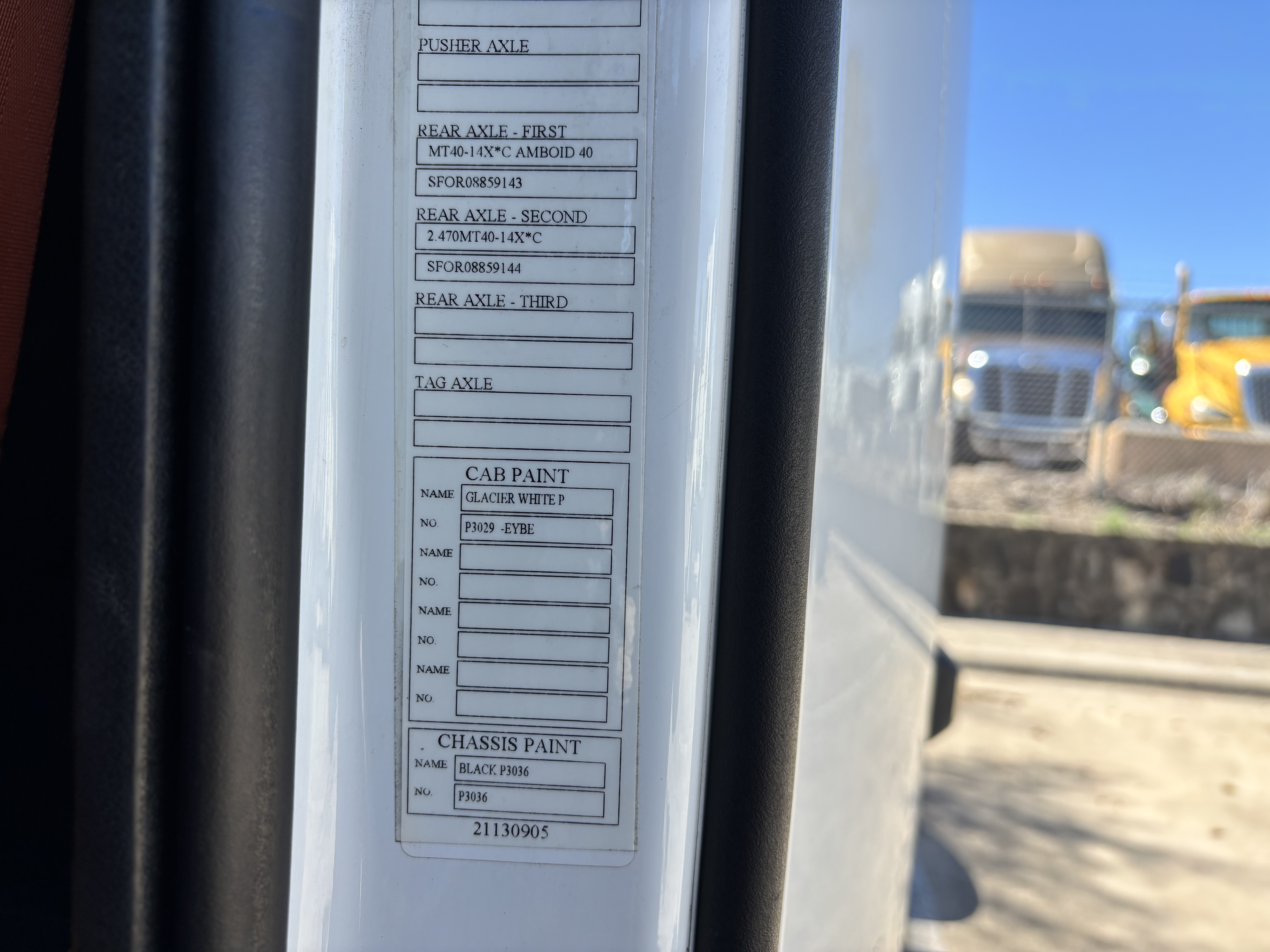 2024 Volvo - image 32