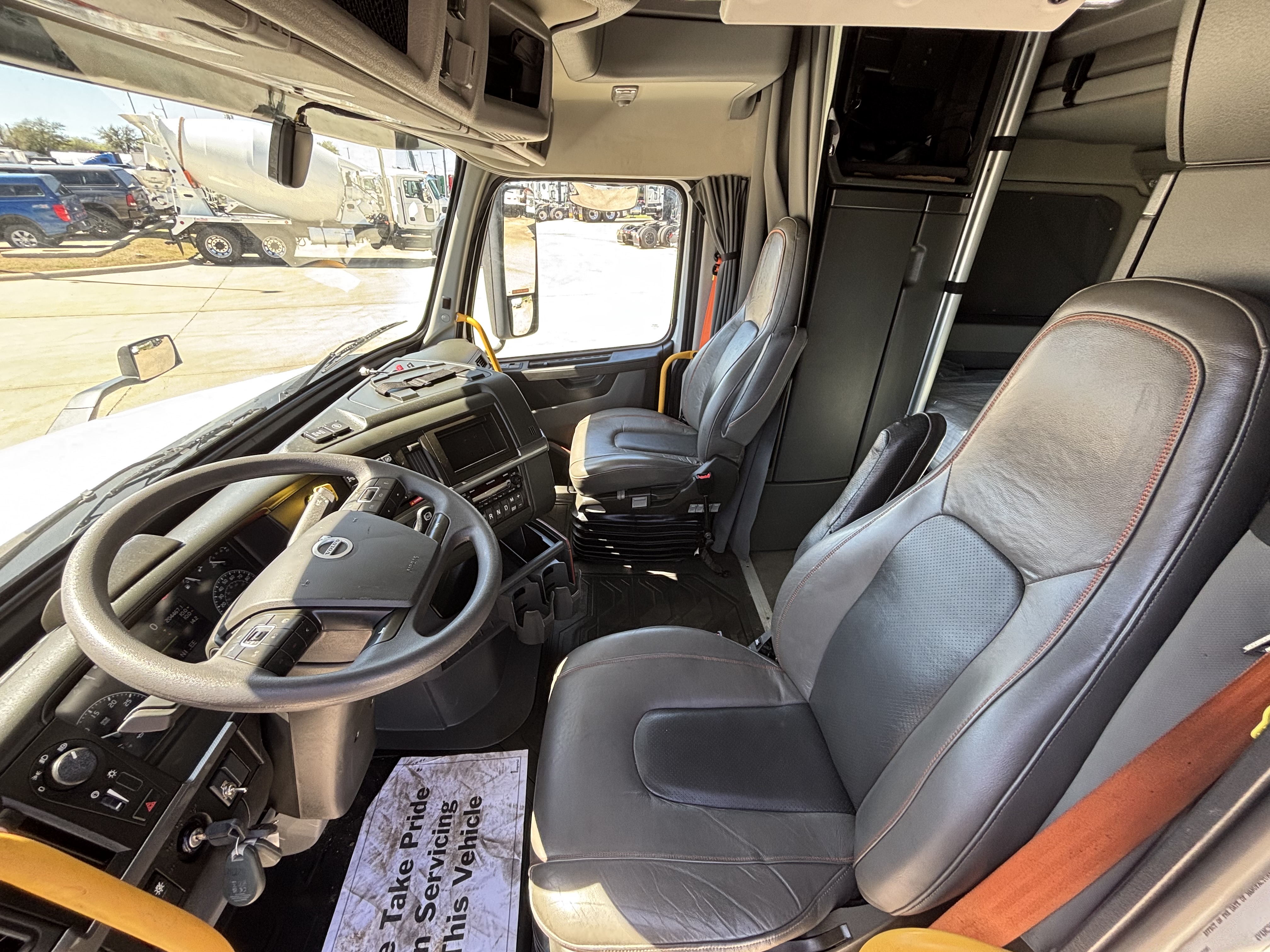 2024 Volvo - image 21