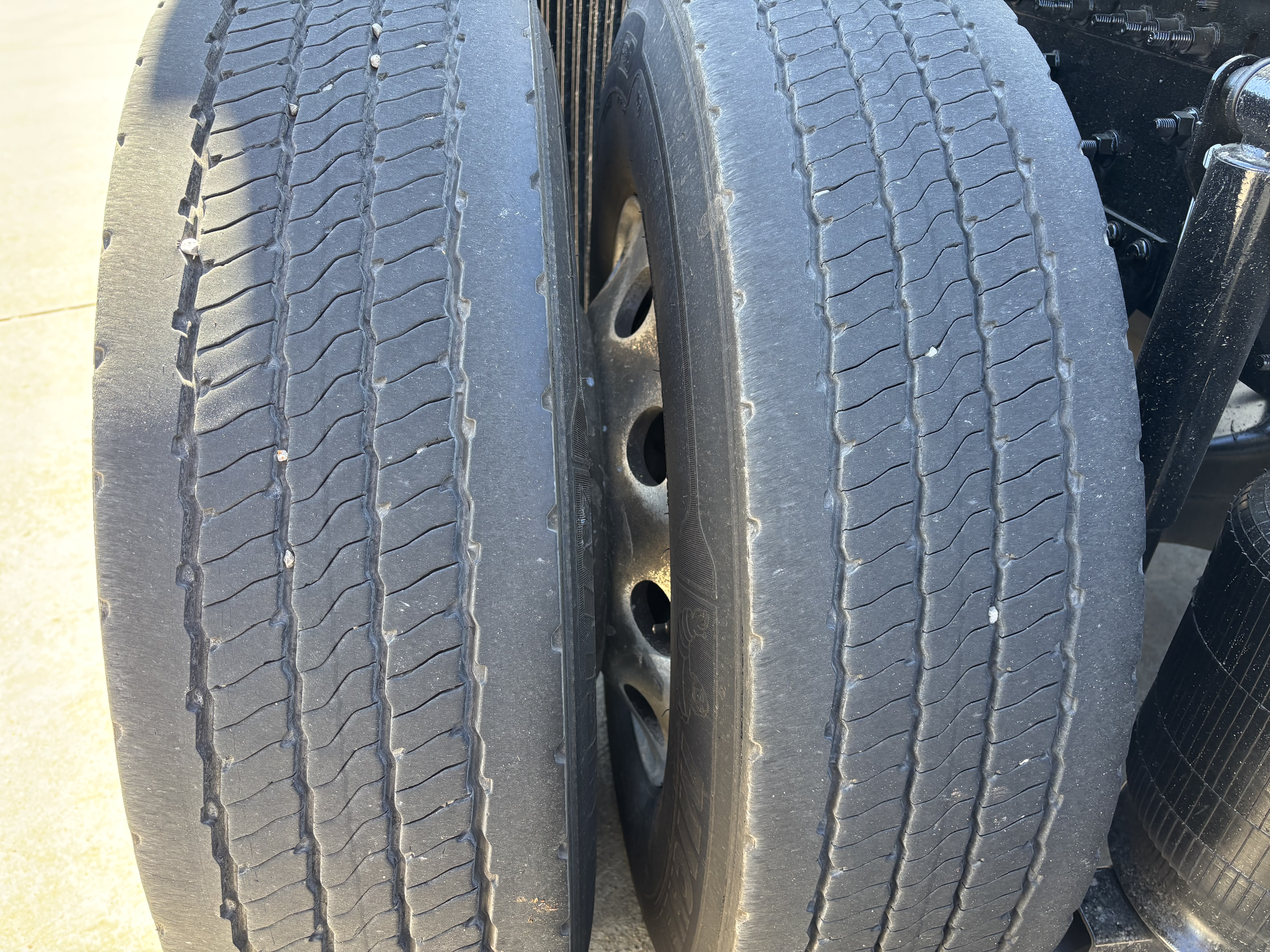 2024 Volvo - image 13