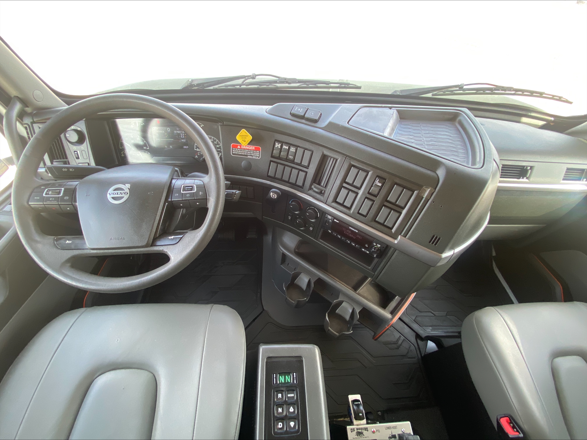 2023 Volvo - image 23