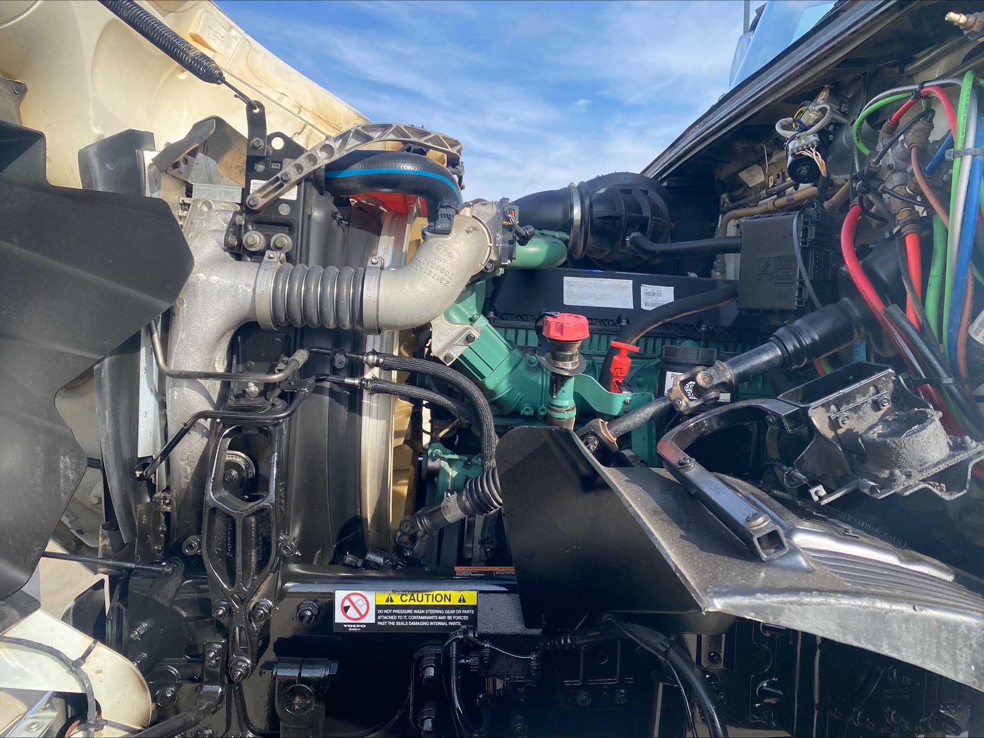 2023 Volvo - image 13