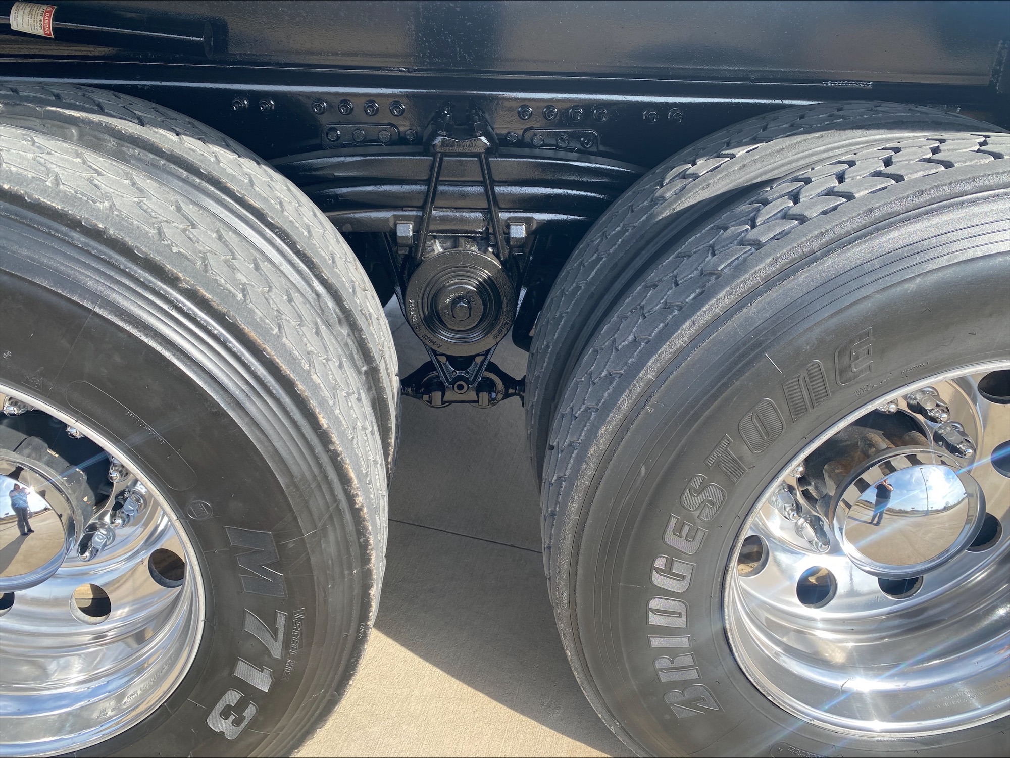 2023 Volvo - image 25