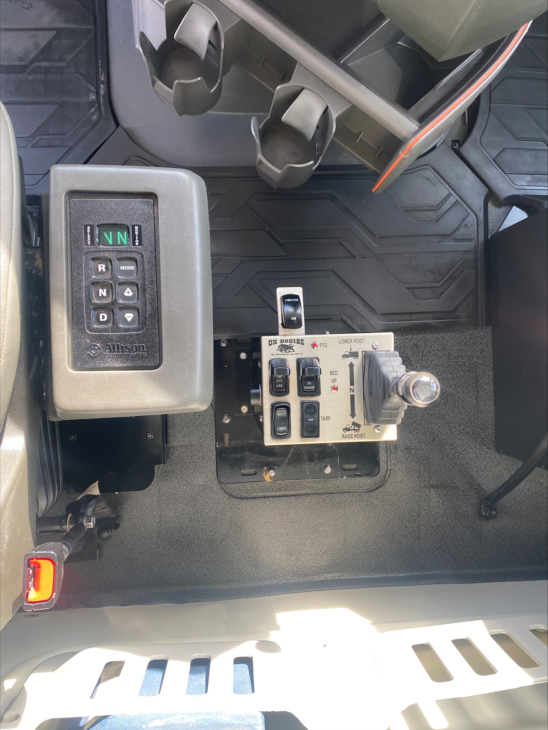 2023 Volvo - image 24