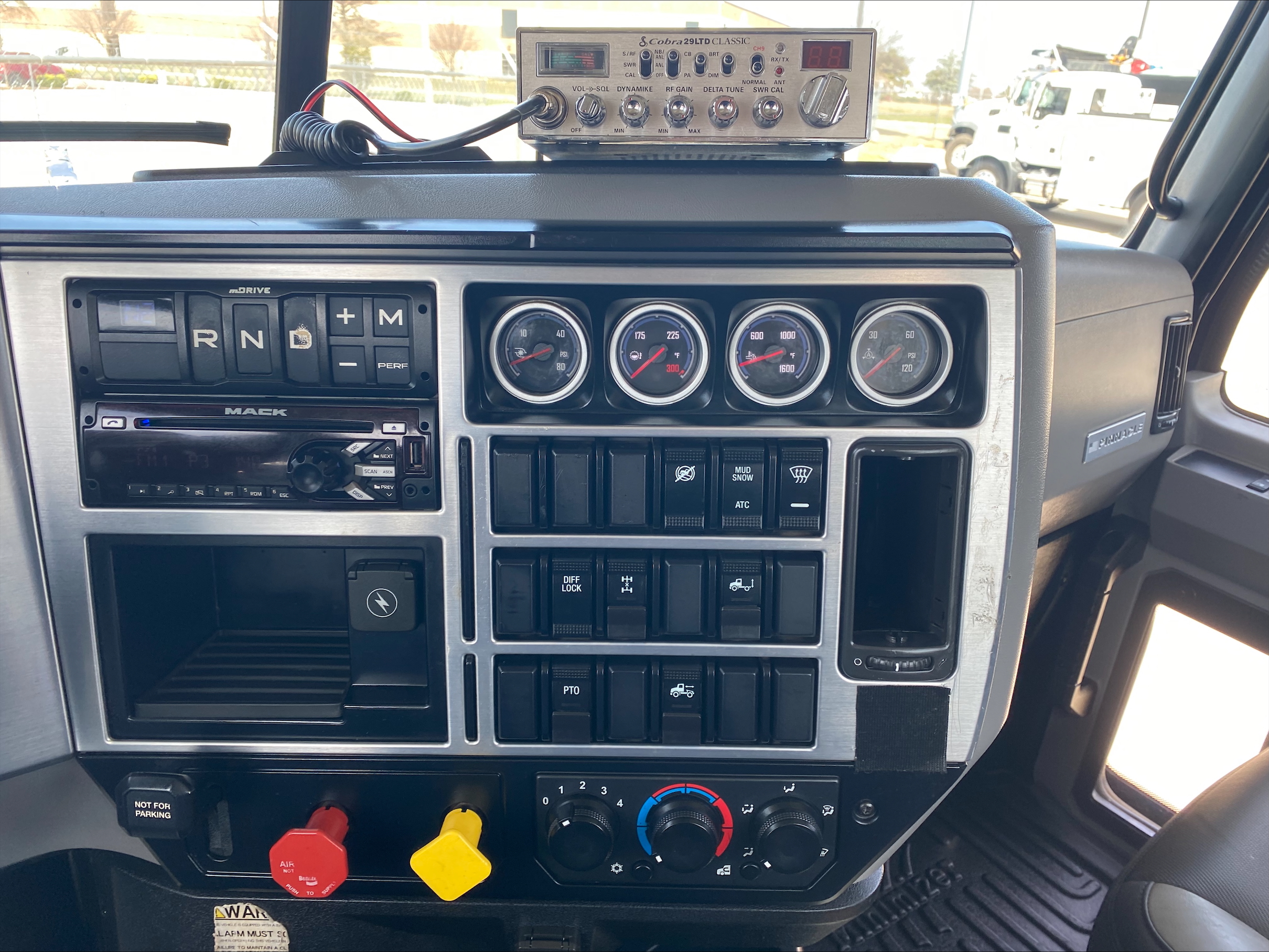 2020 Mack - image 17