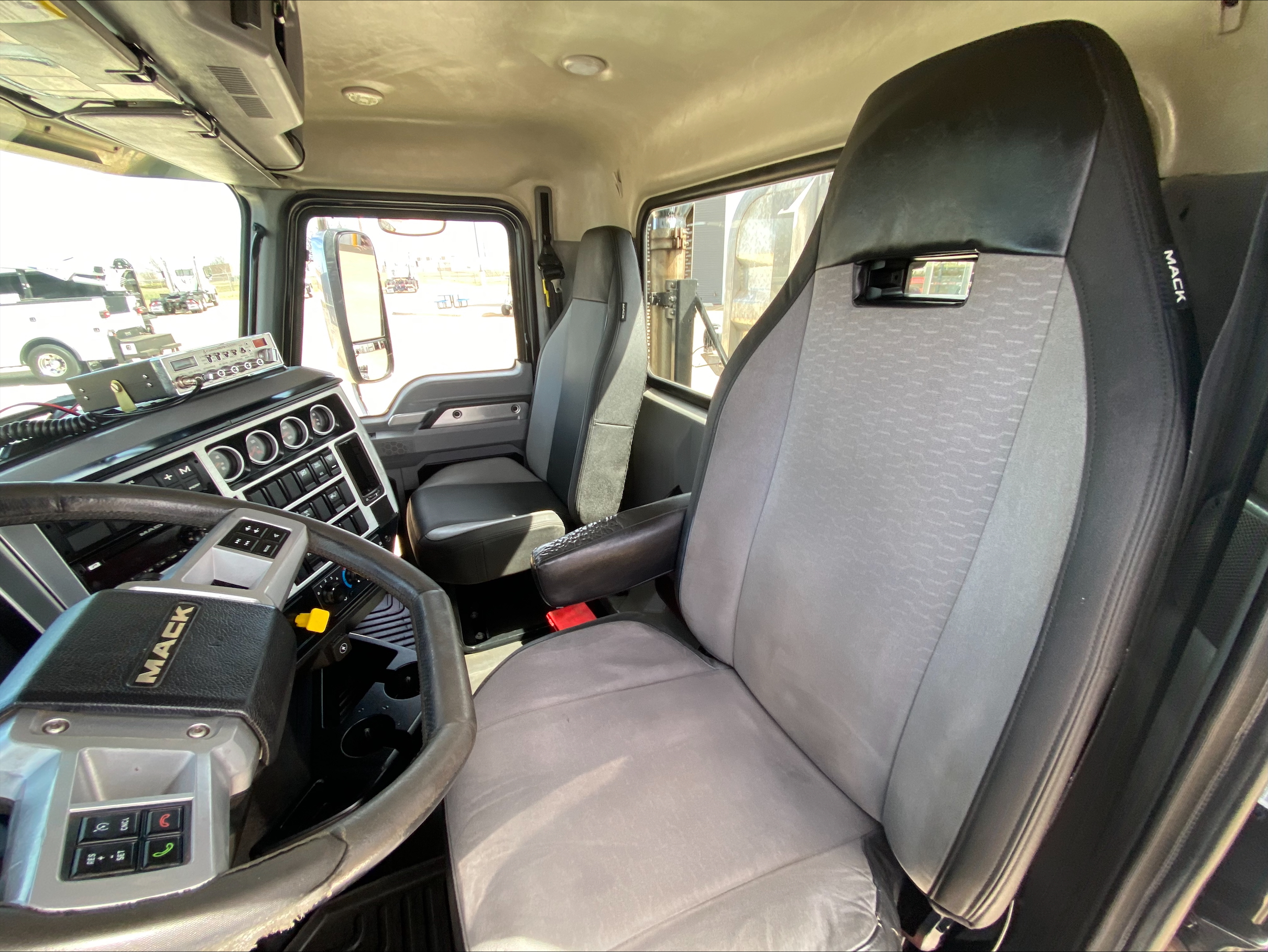 2020 Mack - image 13