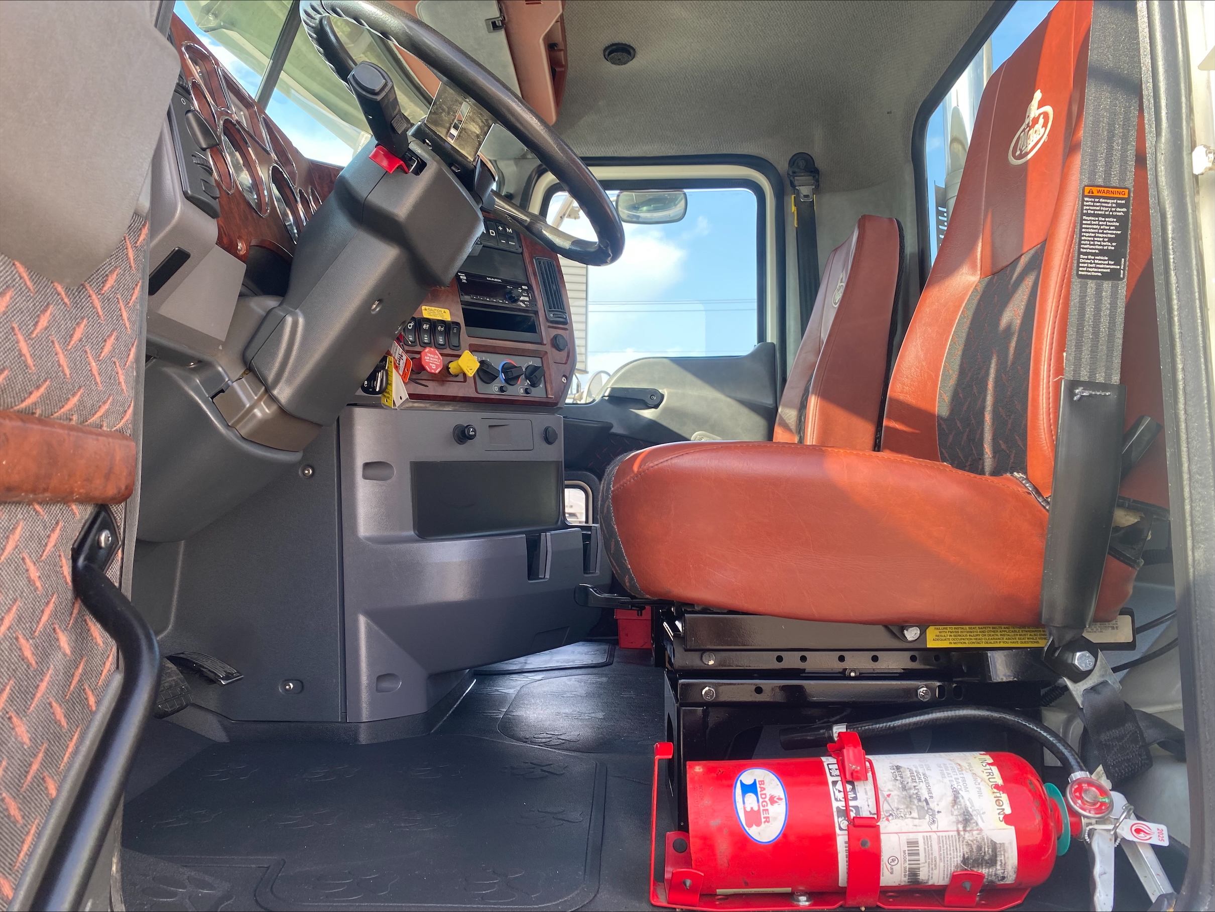 2016 Mack - image 12