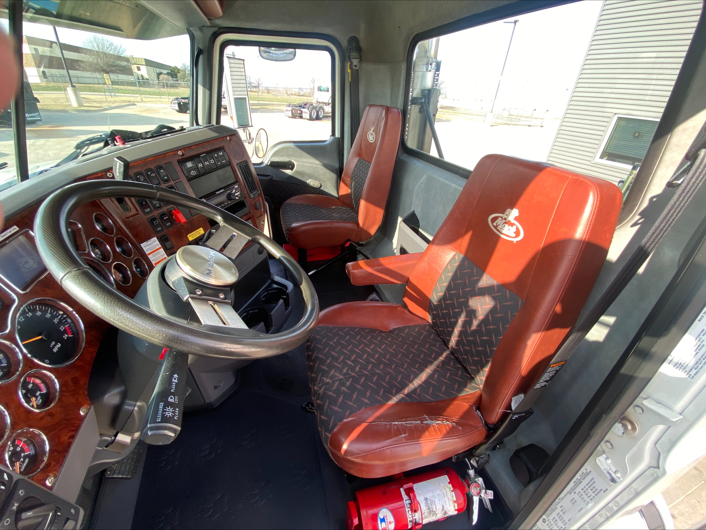 2016 Mack - image 13