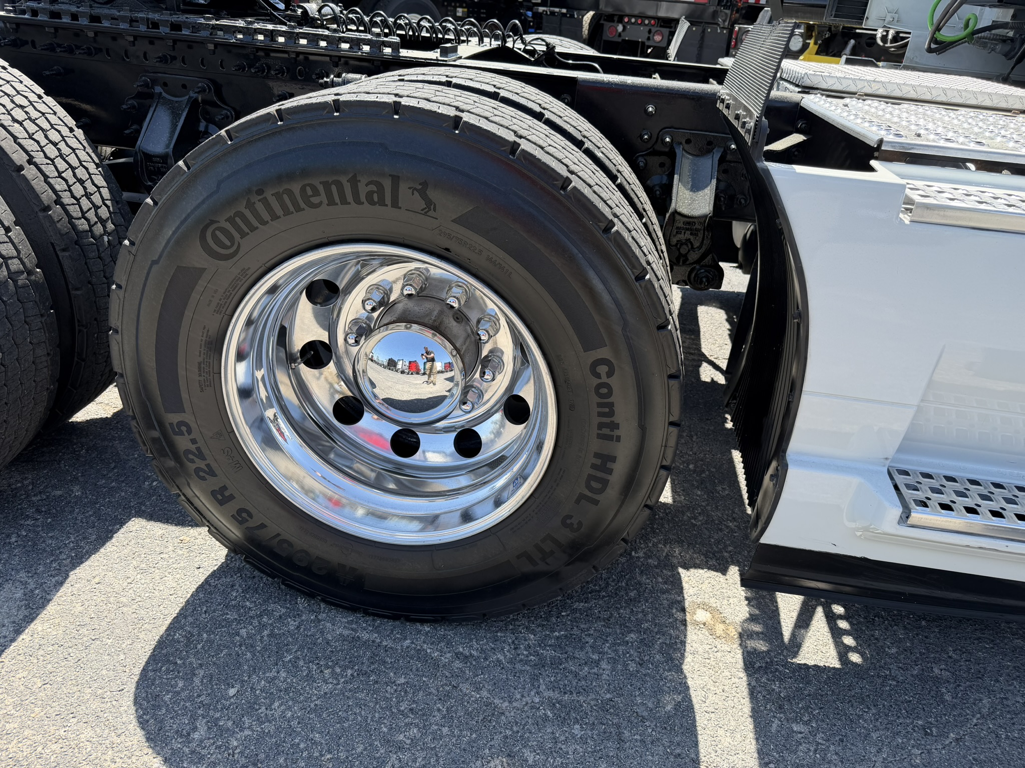 2024 Volvo - image 14