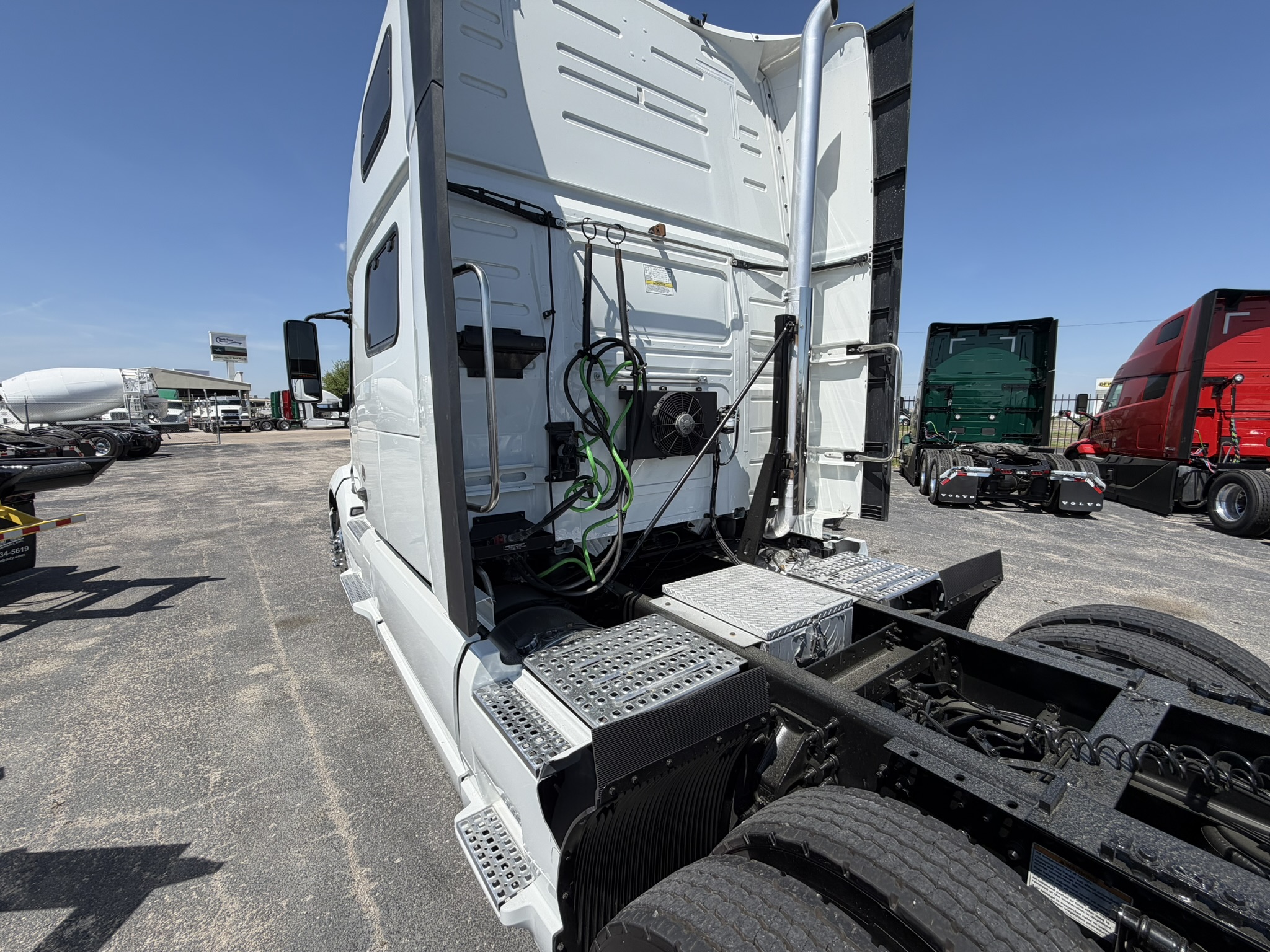 2024 Volvo - image 9