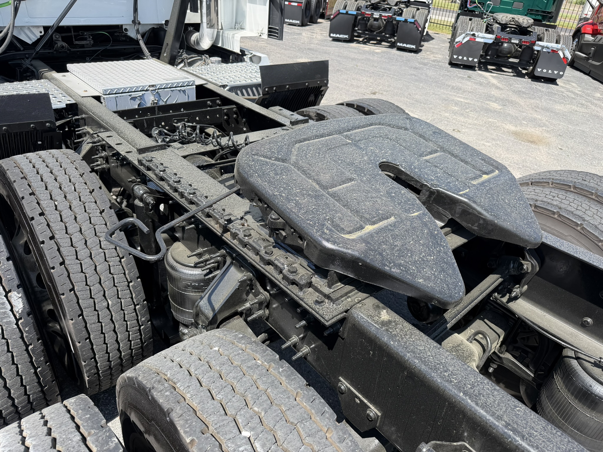 2024 Volvo - image 8