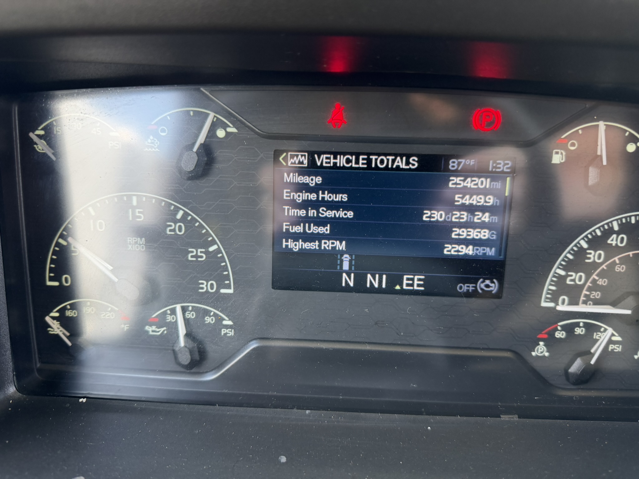 2024 Volvo - image 28