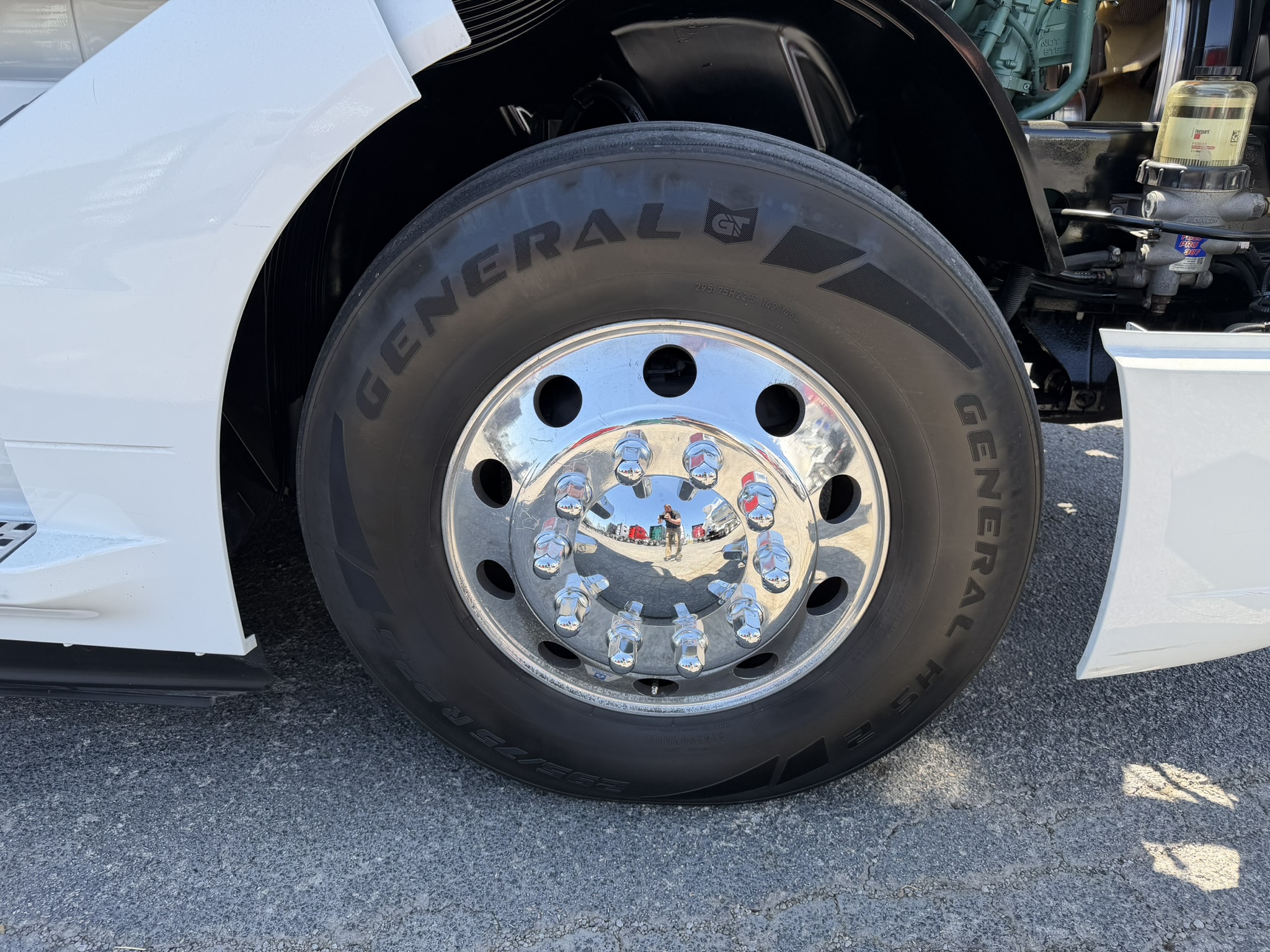 2024 Volvo - image 18