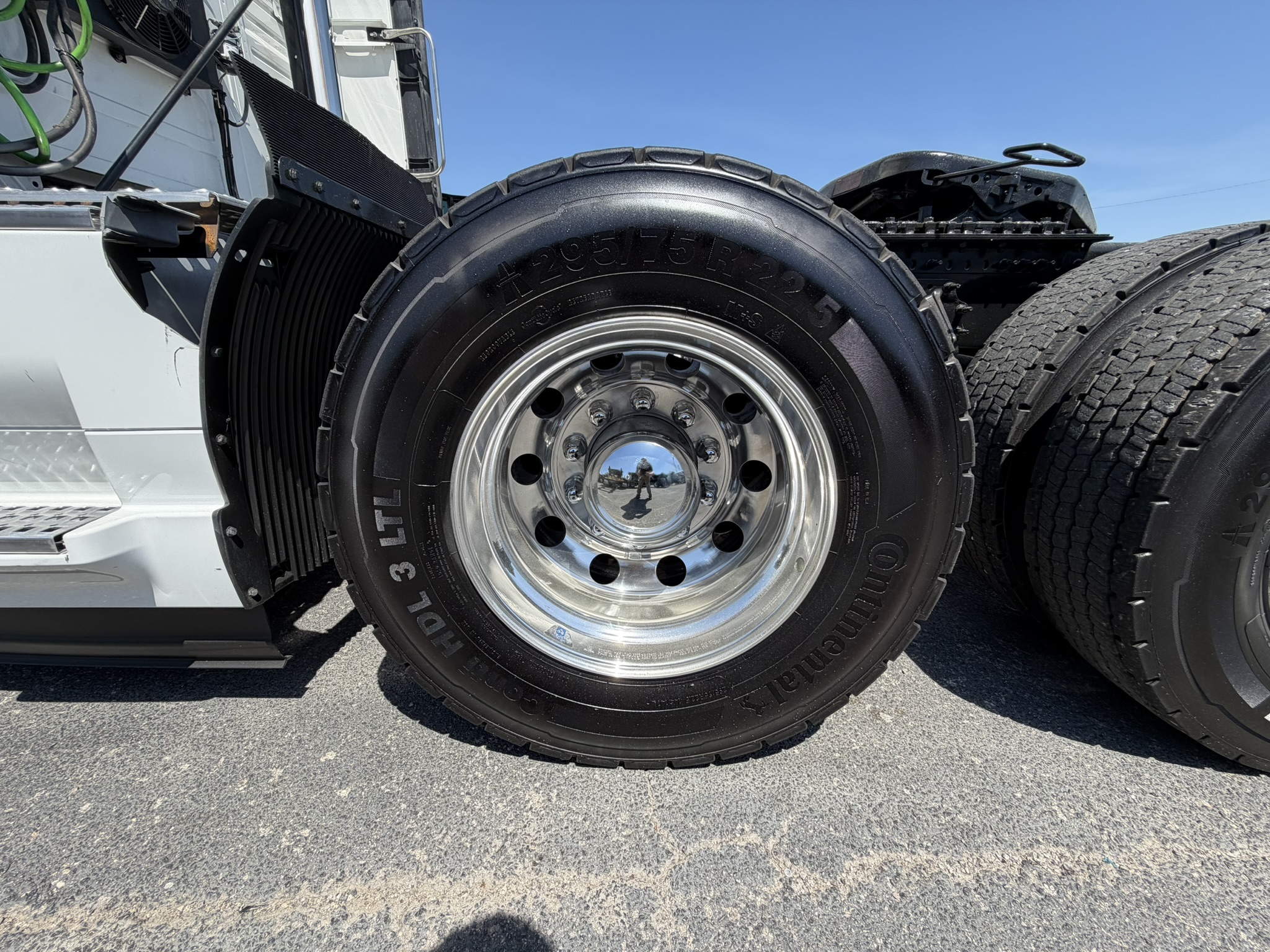 2024 Volvo - image 10