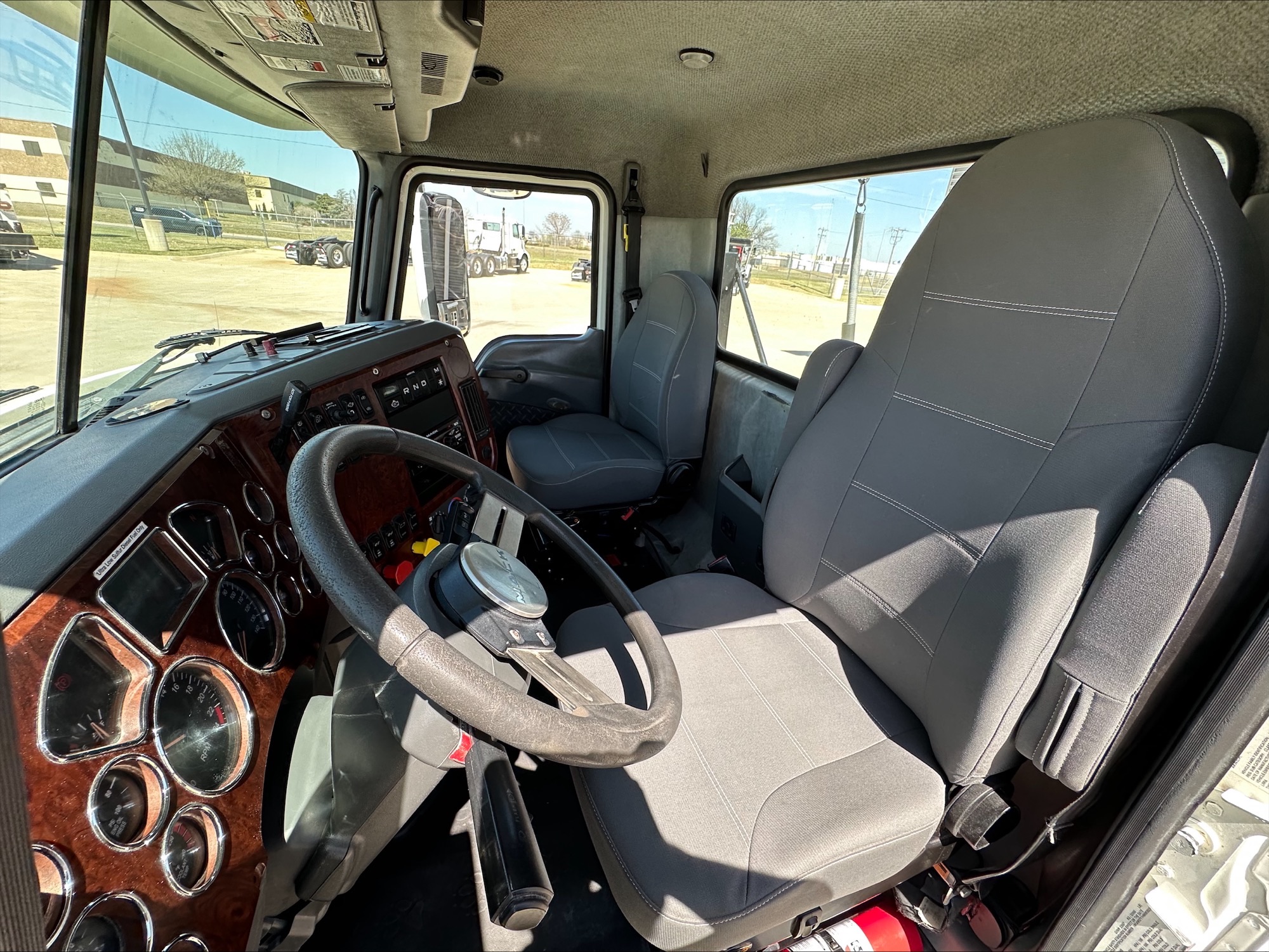 2017 Mack Pinnacle - image 13