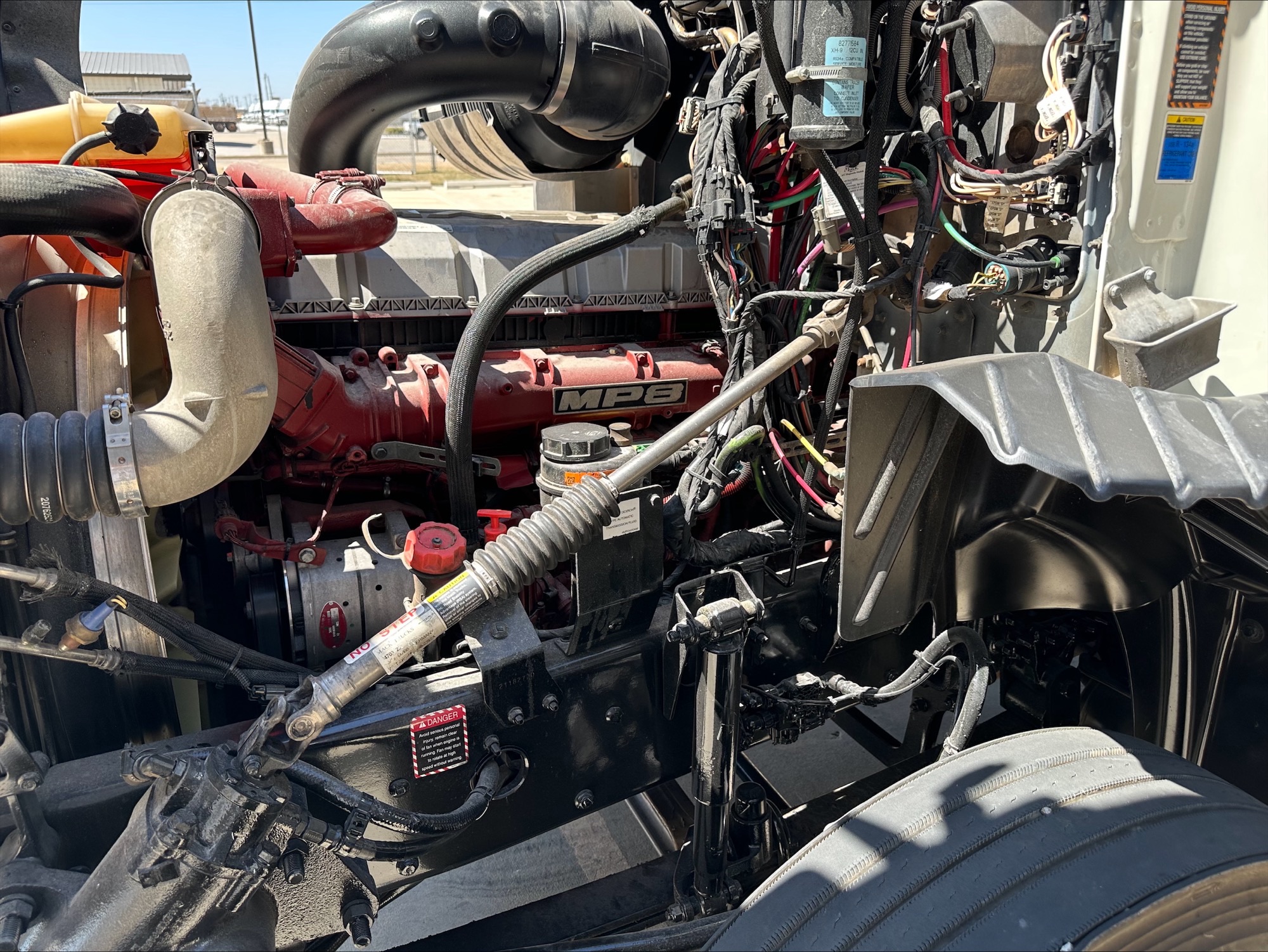 2017 Mack Pinnacle - image 9