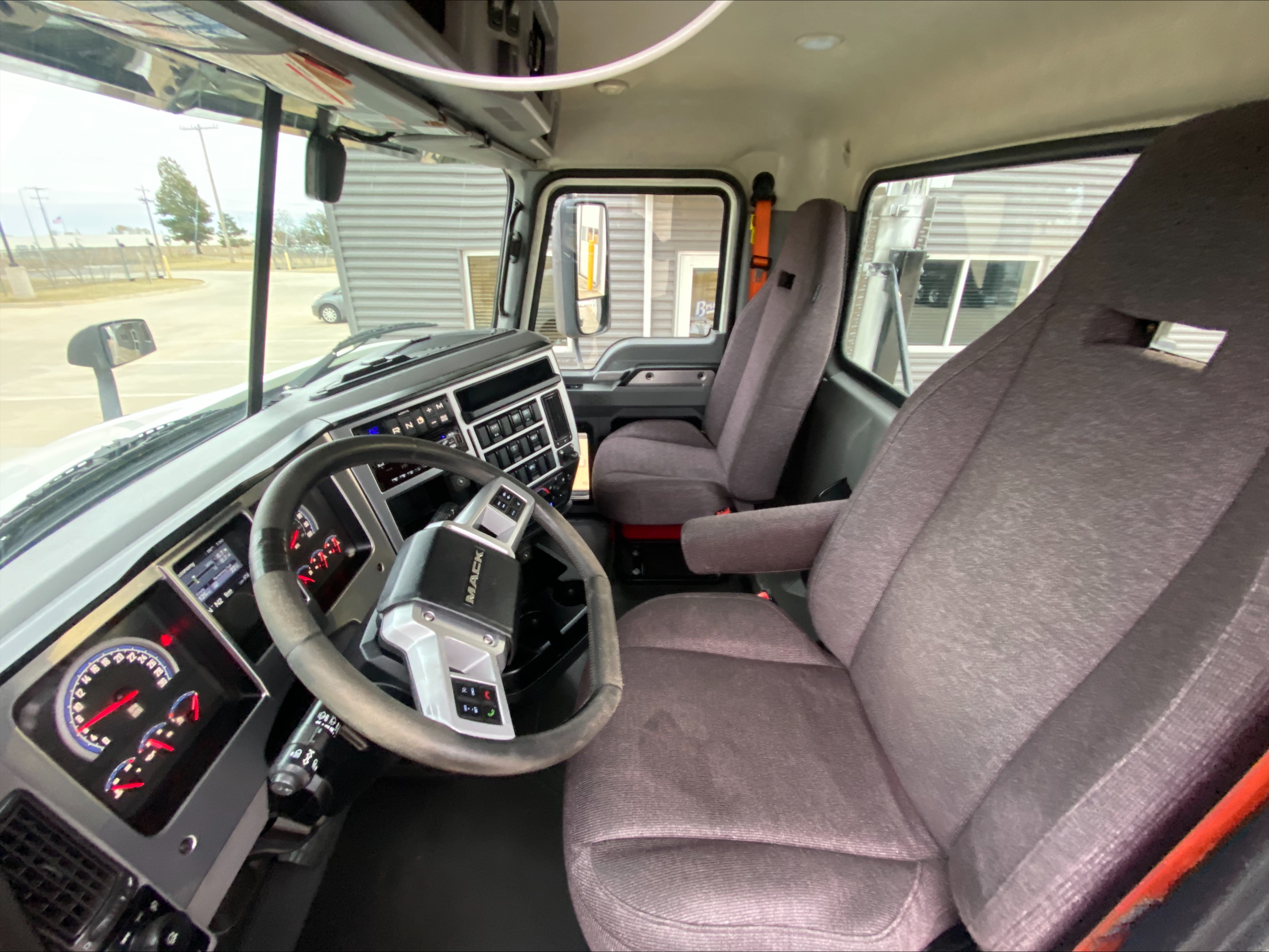 2021 Mack — photo 13