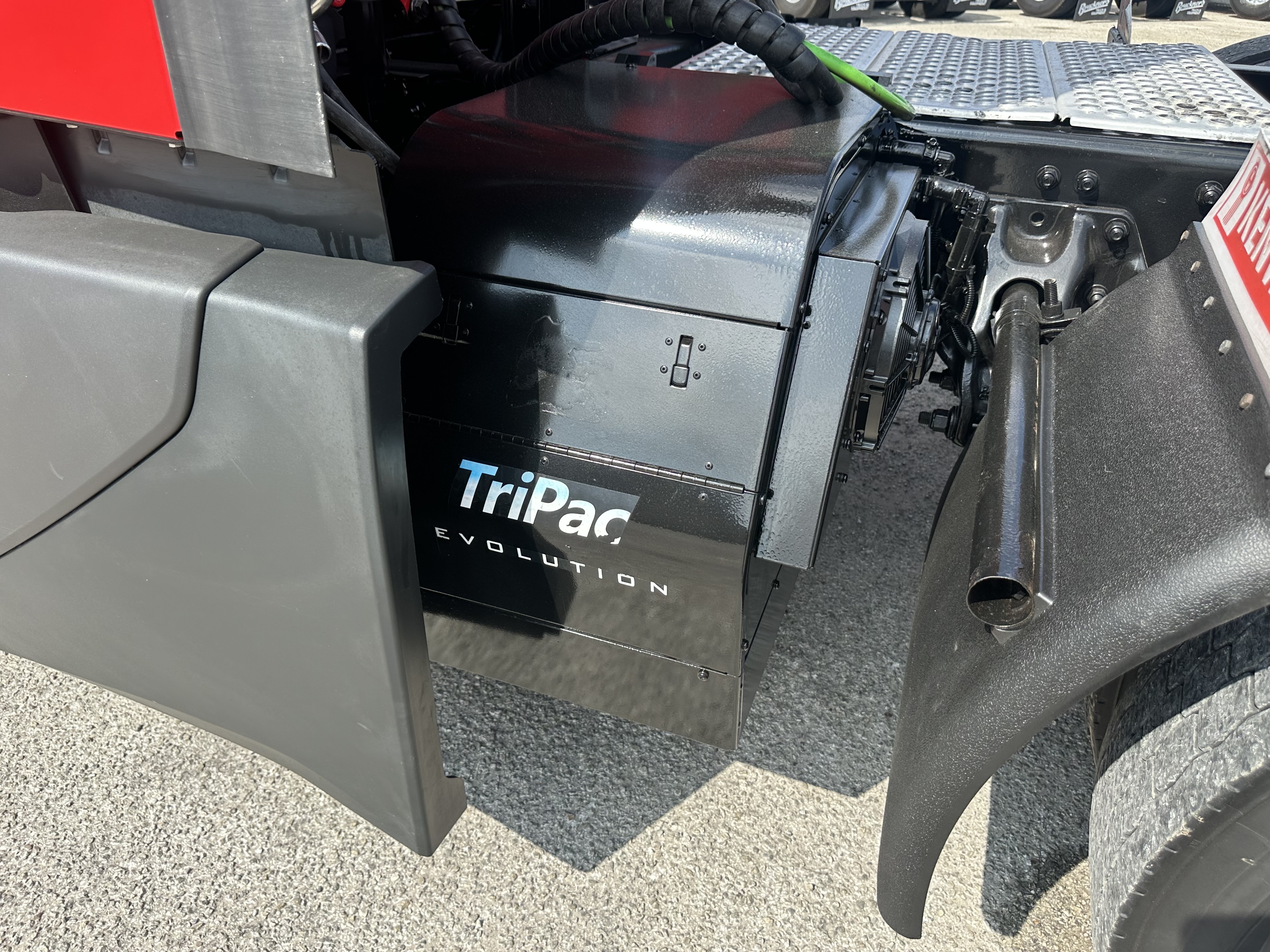 2023 Kenworth T680 - image 10