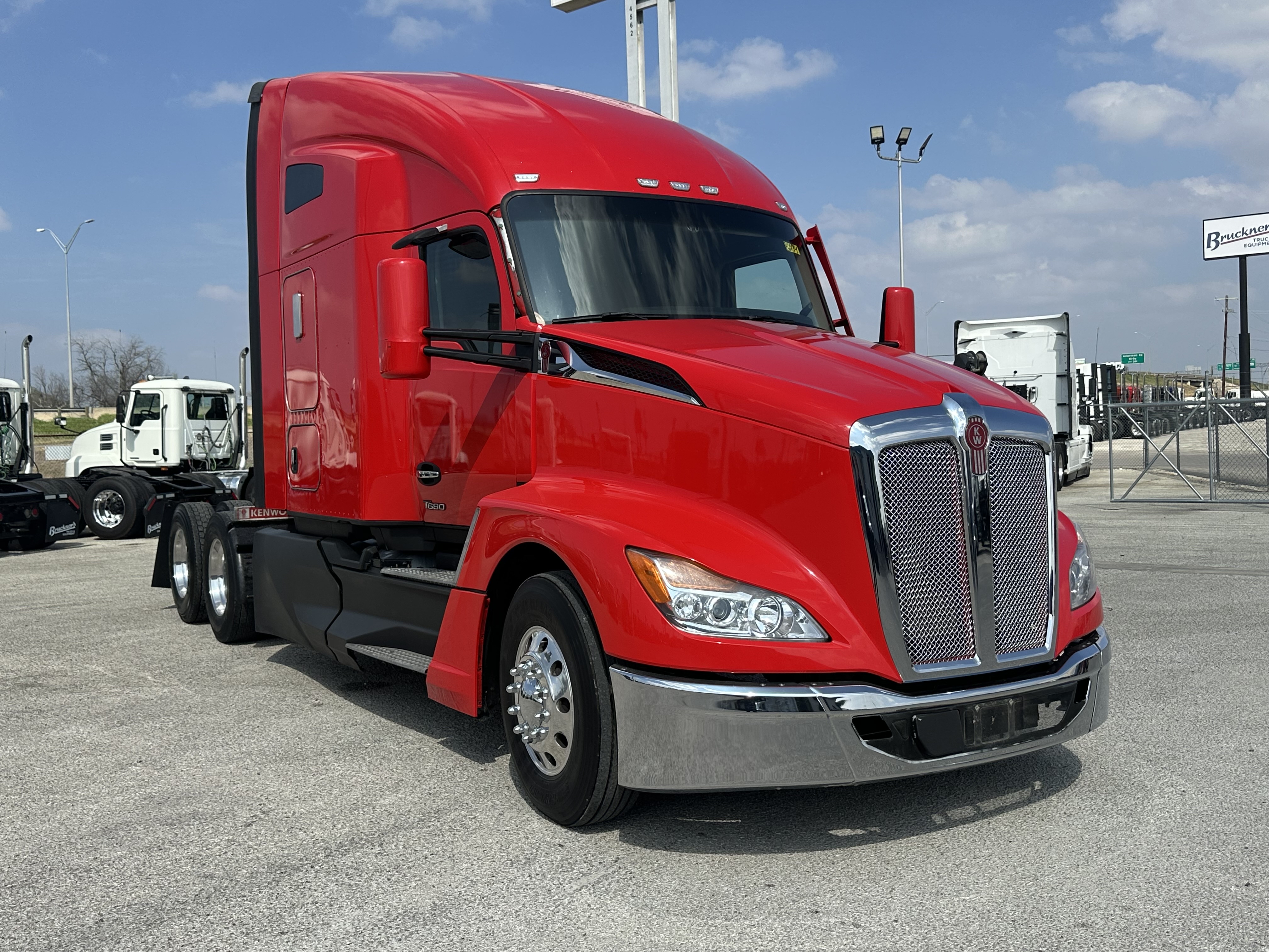 2023 Kenworth T680 - image 1