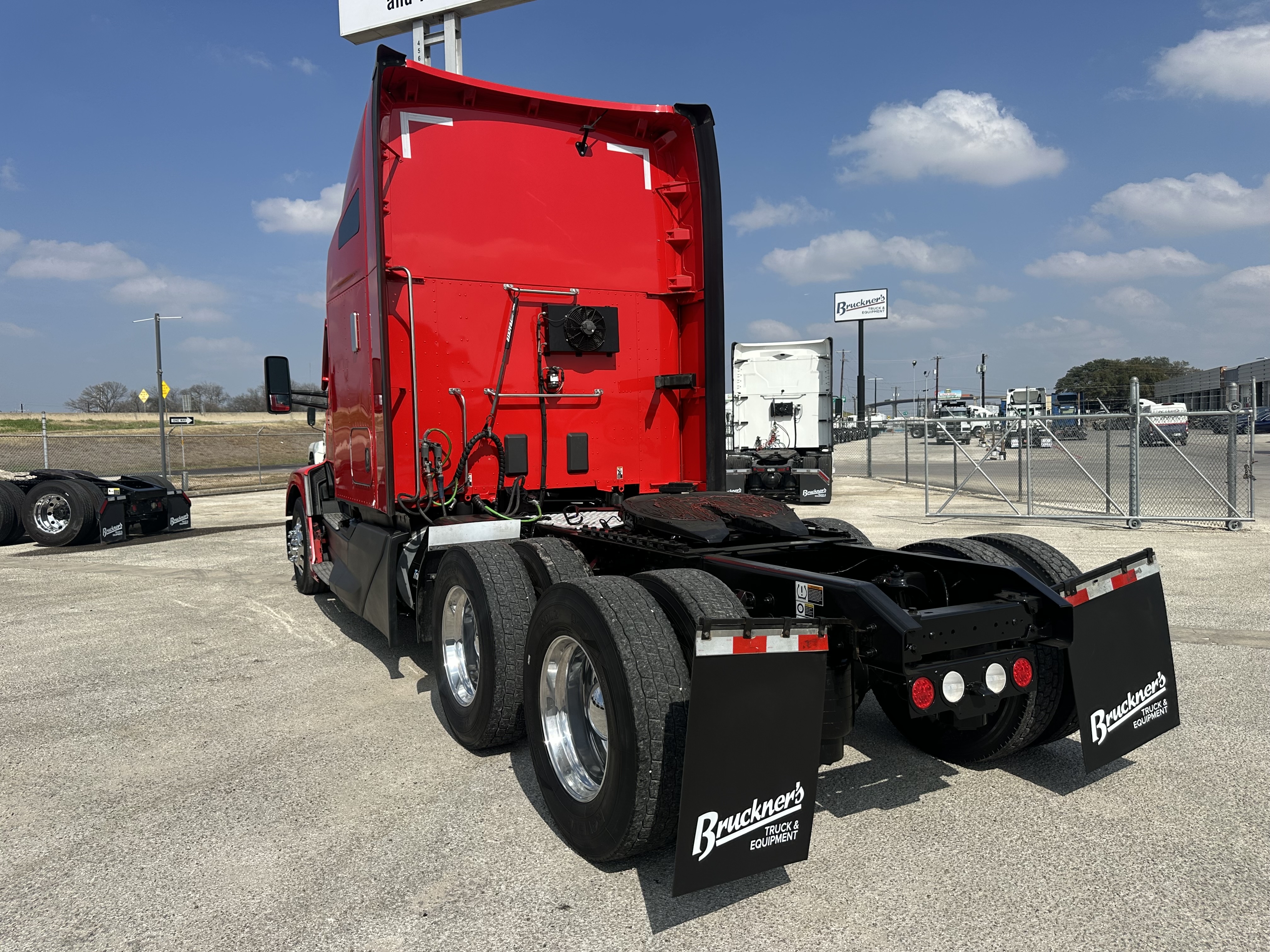2023 Kenworth T680 - image 16