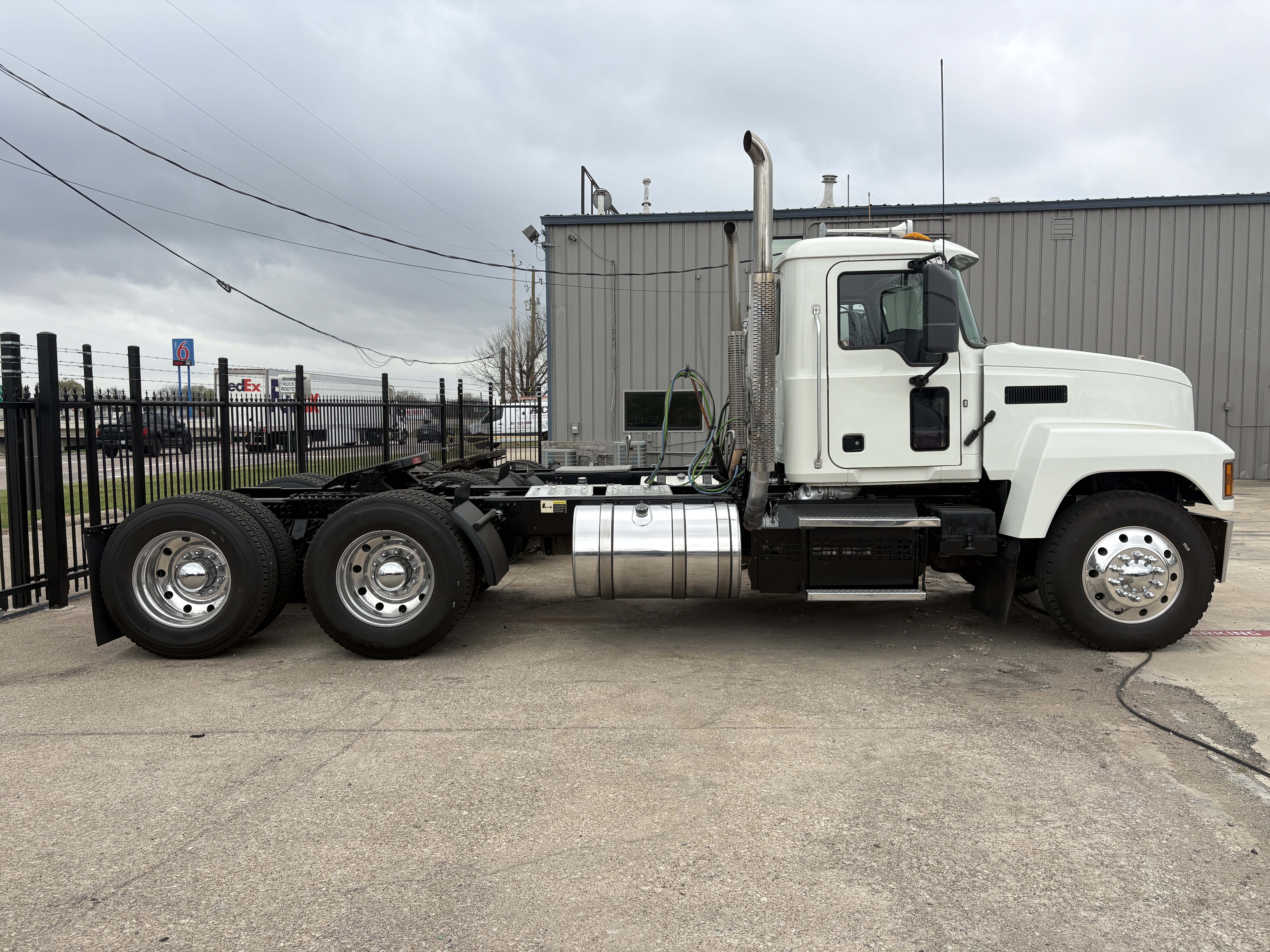 2019 Mack - image 12