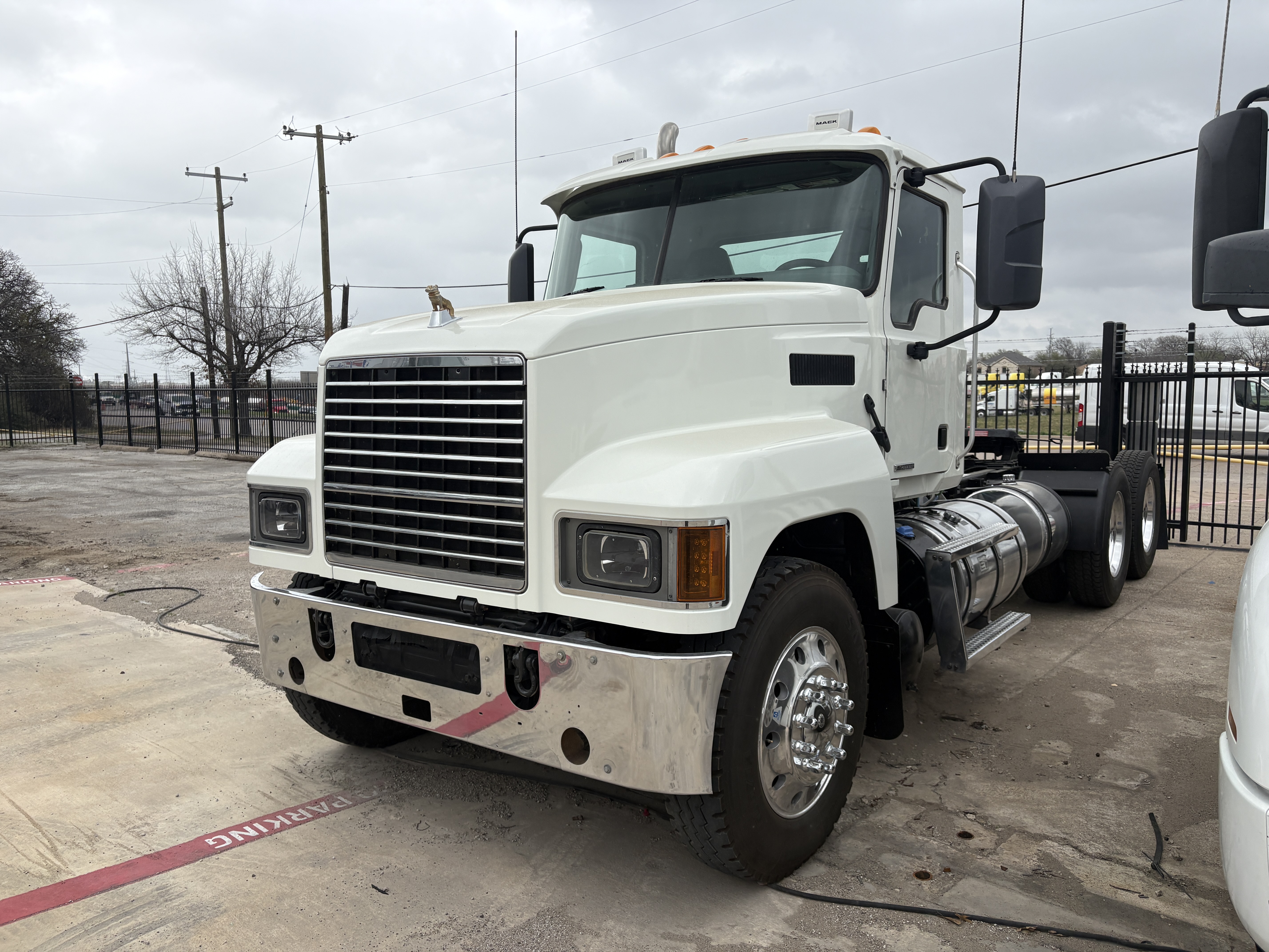 2019 Mack - image 1