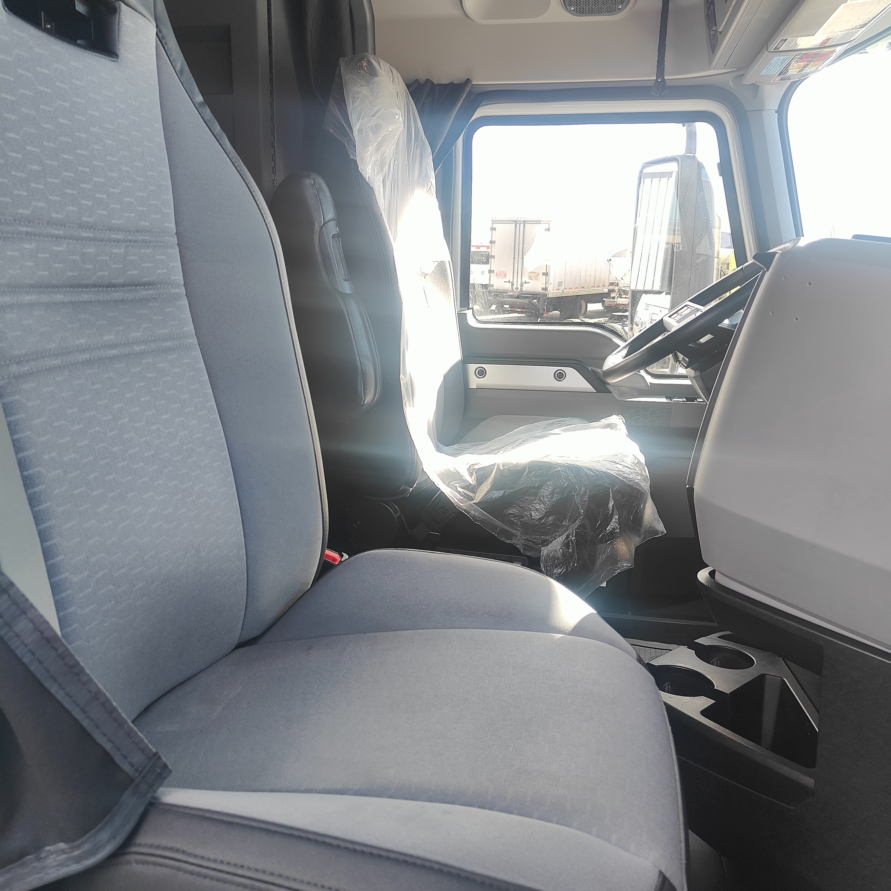 2023 Mack Anthem - image 10