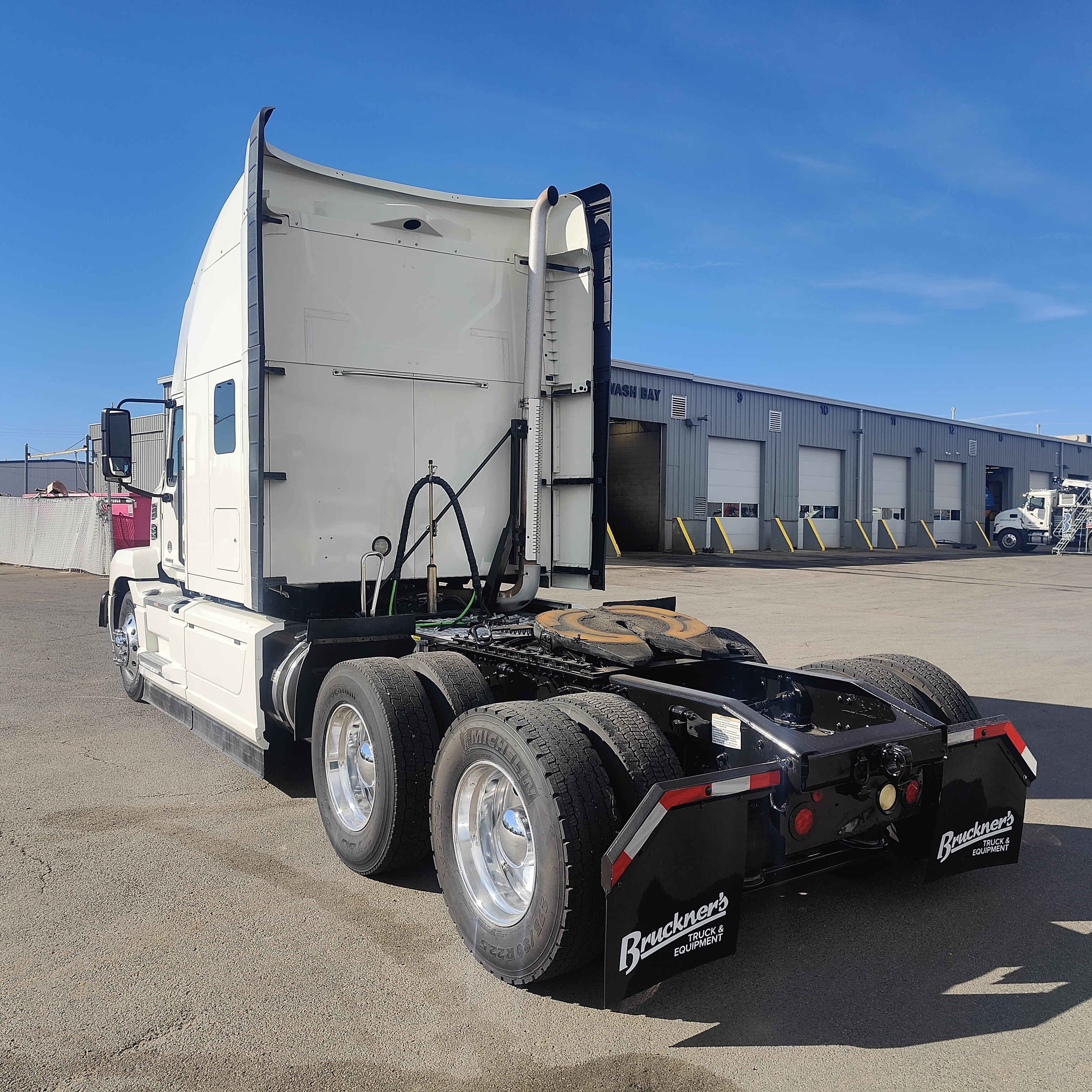 2023 Mack Anthem - image 3