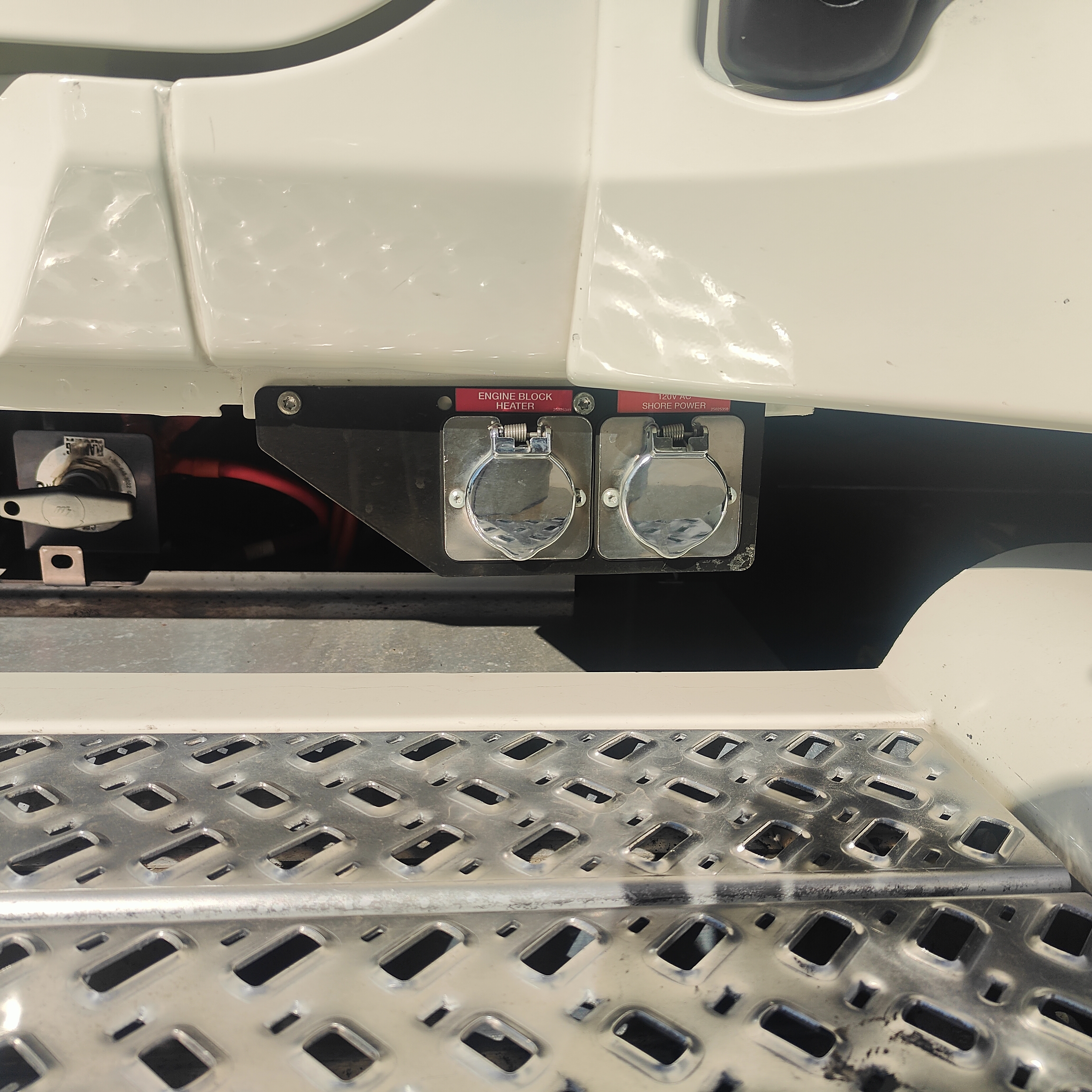 2023 Mack Anthem - image 21