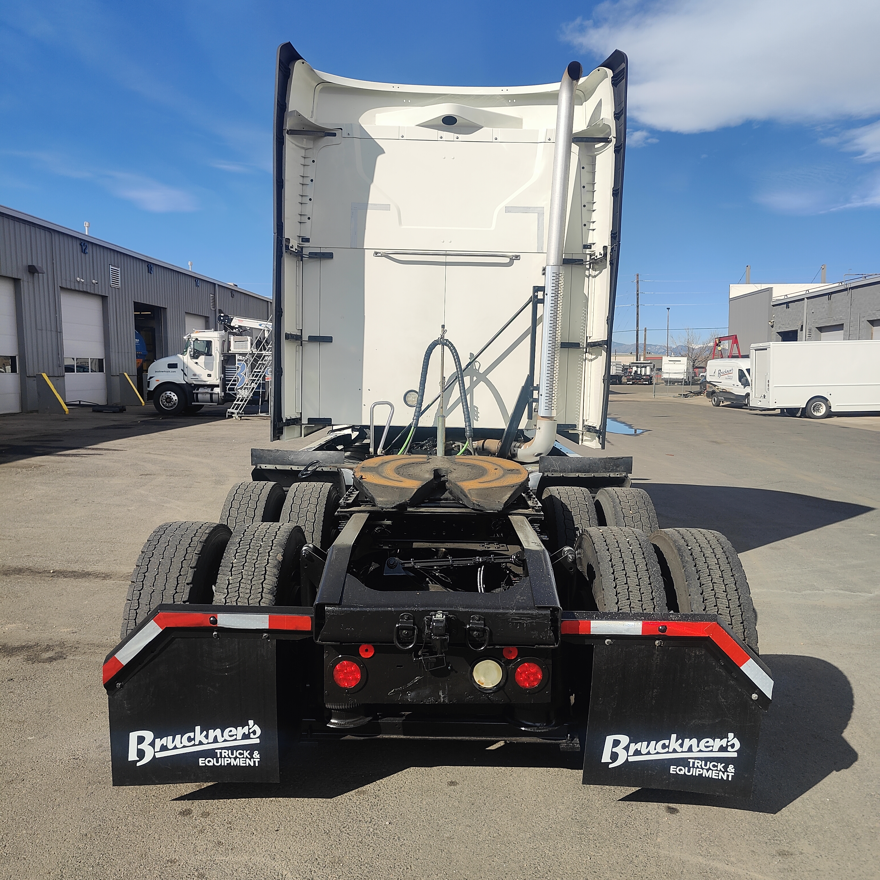 2023 Mack Anthem - image 4