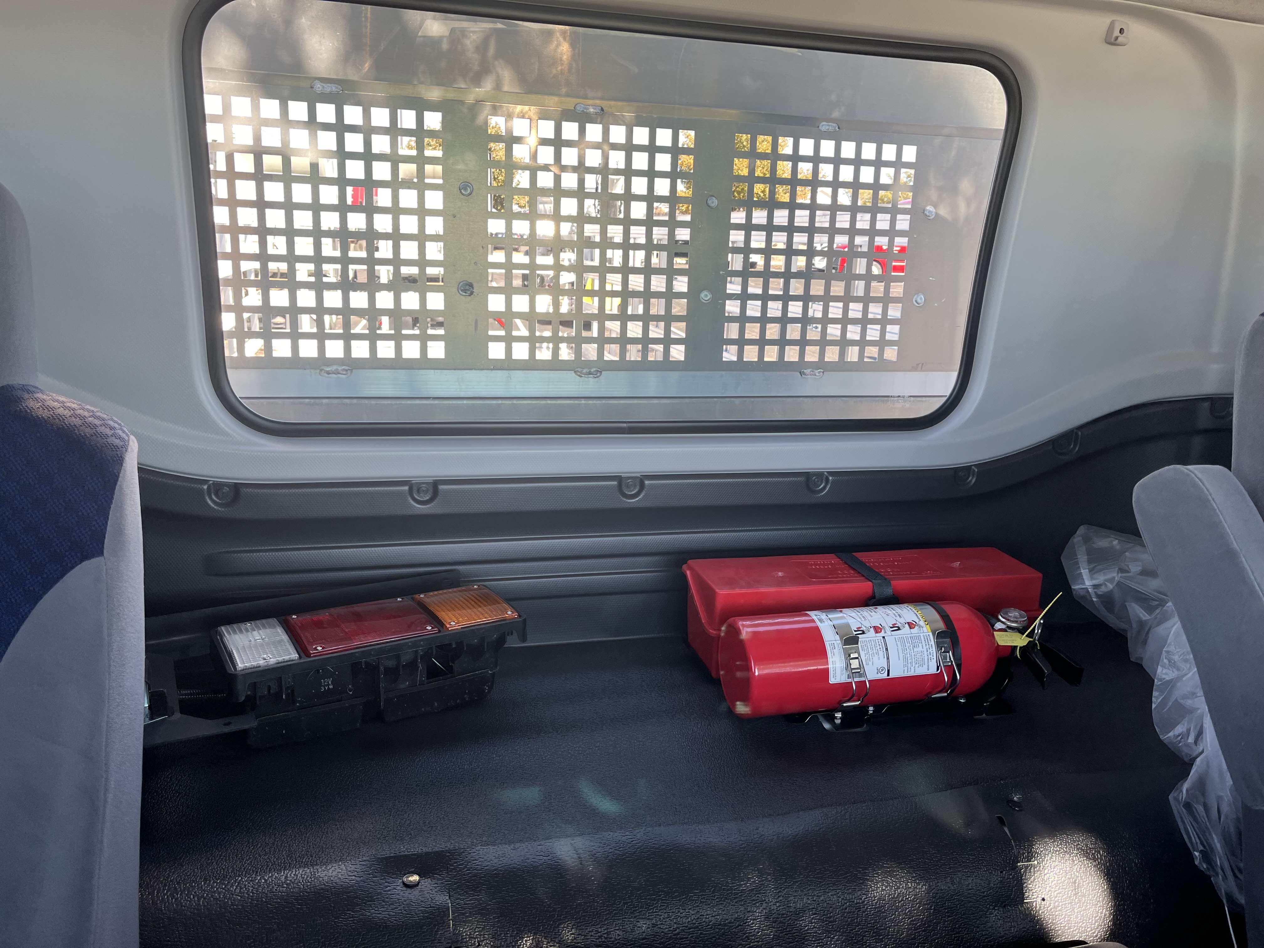 2025 Isuzu FTR - image 13