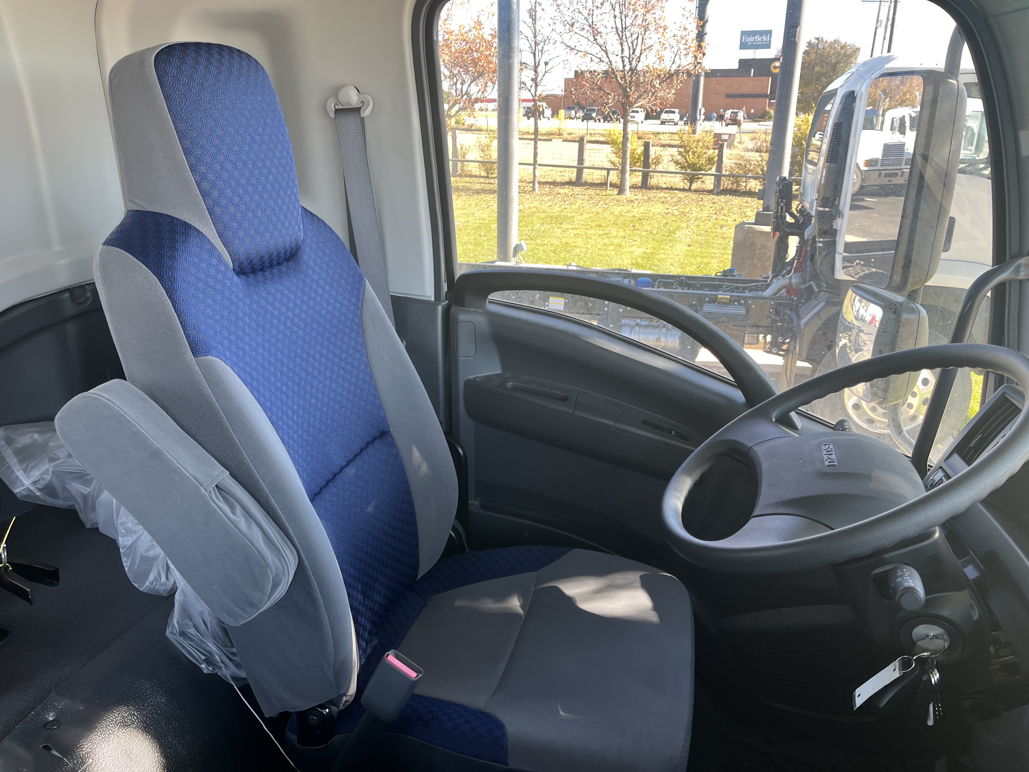 2025 Isuzu FTR - image 12