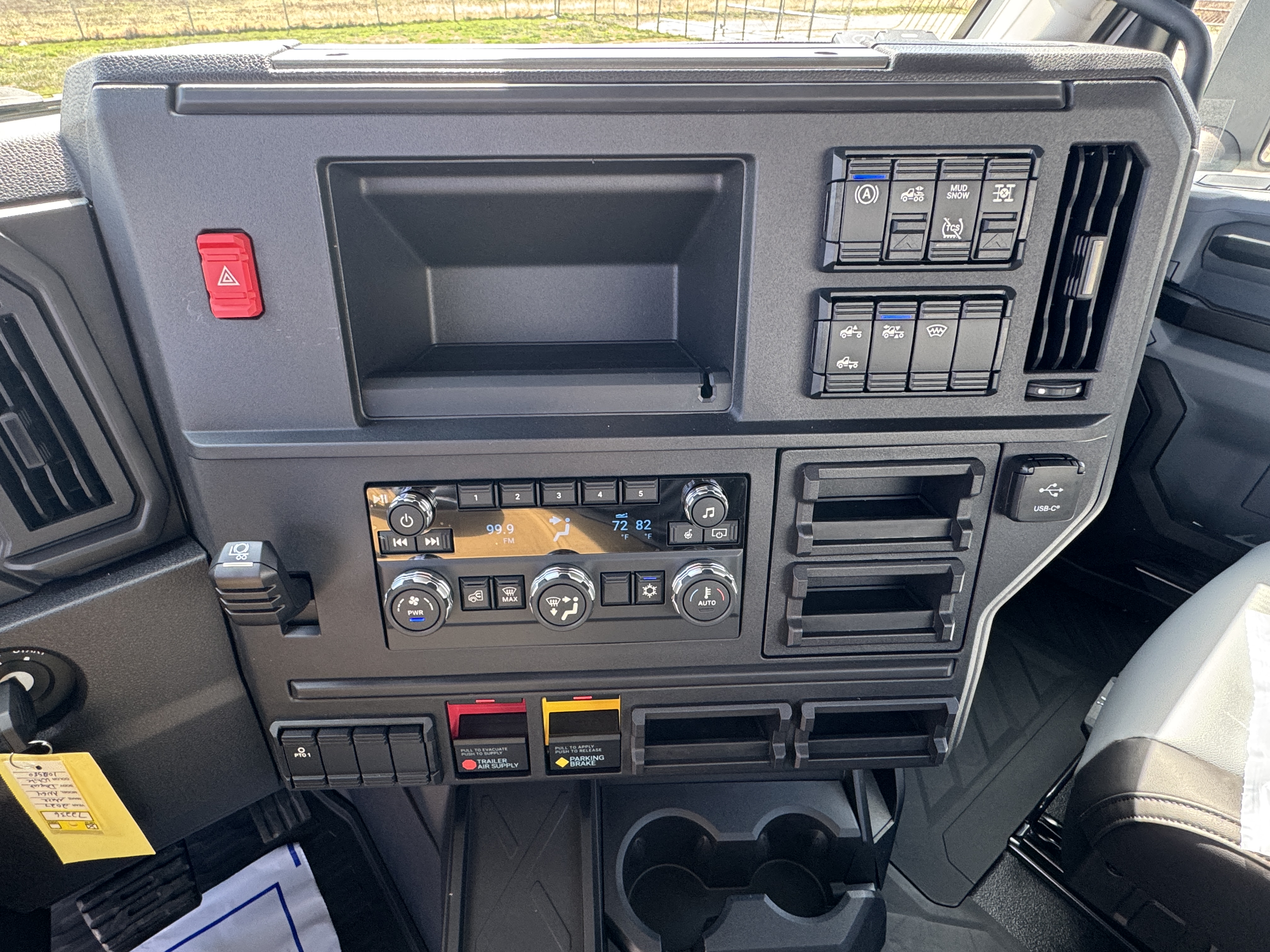 2027 Mack - image 10